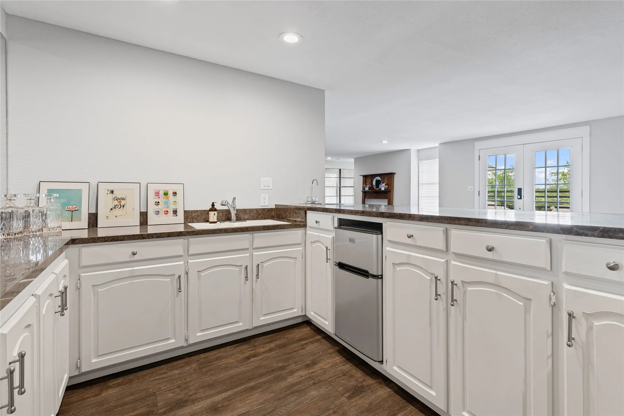 Single Family Residence For Sale in Tarrant County , 9501 Confederate Park Road, Lakeside, Texas 76135, 4 Bedroom, 5 Bathroom, 2 Garage spaces, 5,199 Sqft, built in 1984, mls#21412525, Real Estate Agent in Lakeside, Homes For Sale in Tarrant county, Homes For Sale in Lakeside, Realtor in Lakeside Texas, Real Estate Brokerage Independent Realty Texas, Luminita Cordes Realtor