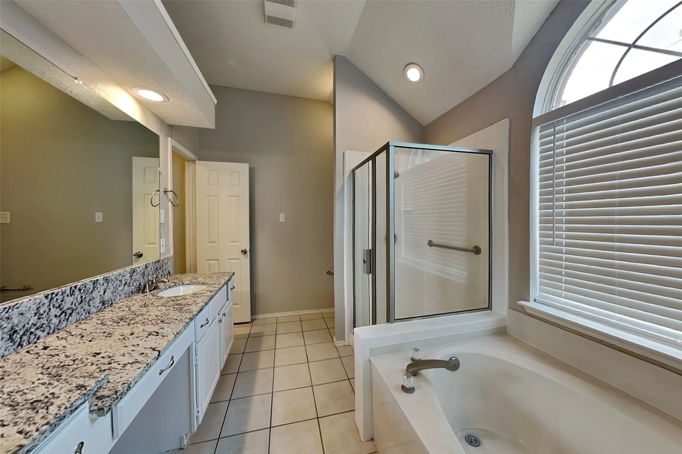 Single Family Residence For Rent in Denton County , 20 Sonora Drive, Trophy Club, Texas 76262, 4 Bedroom, 2 Bathroom, 2 Garage spaces, 2,150 Sqft, built in 1995, mls#21412553, Real Estate Agent in Trophy Club, Homes For Rent in Denton county, Homes For Rent in Trophy Club, Realtor in Trophy Club Texas, Real Estate Brokerage Independent Realty Texas, Luminita Cordes Realtor