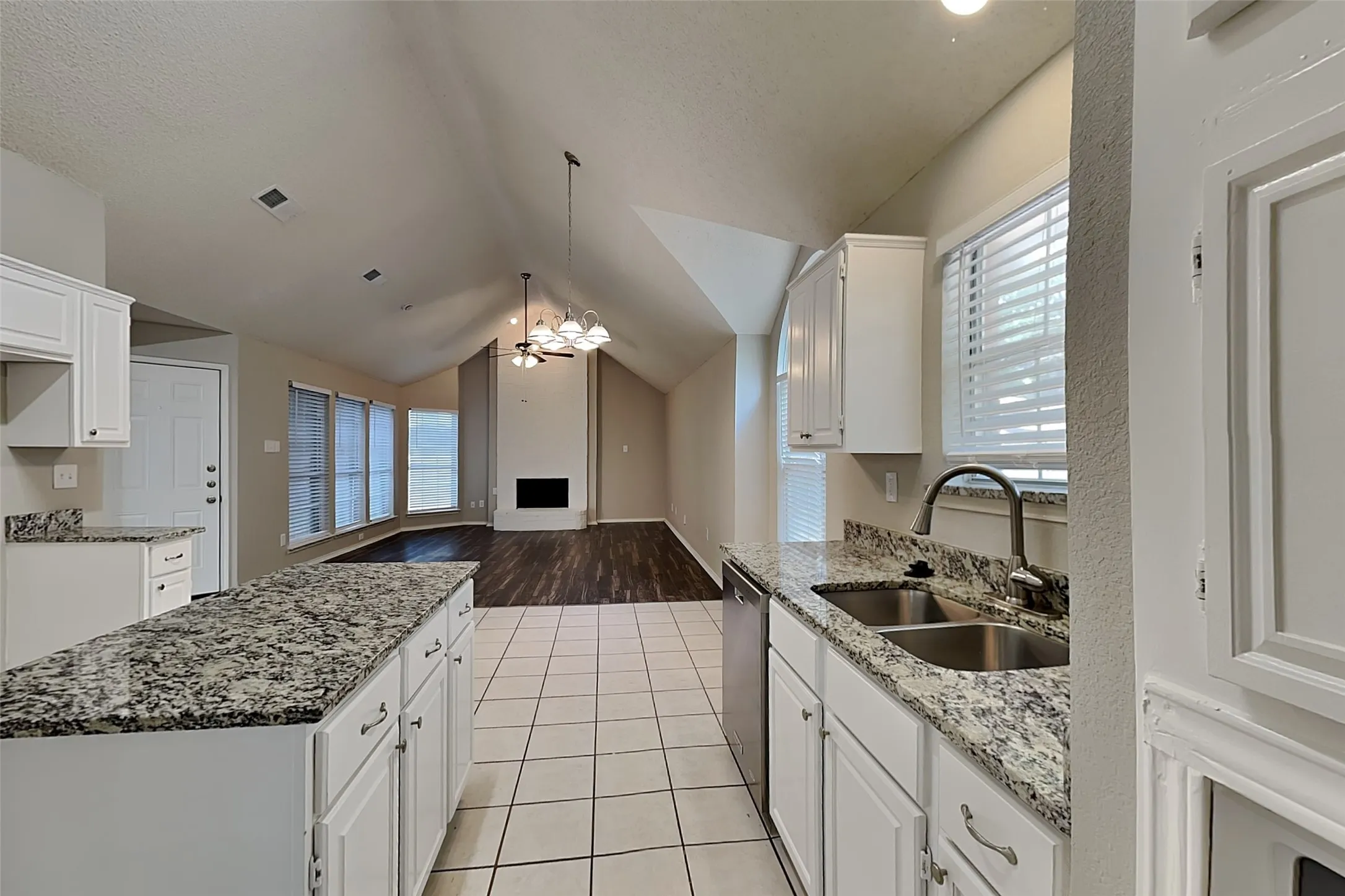 Single Family Residence For Rent in Denton County , 20 Sonora Drive, Trophy Club, Texas 76262, 4 Bedroom, 2 Bathroom, 2 Garage spaces, 2,150 Sqft, built in 1995, mls#21412553, Real Estate Agent in Trophy Club, Homes For Rent in Denton county, Homes For Rent in Trophy Club, Realtor in Trophy Club Texas, Real Estate Brokerage Independent Realty Texas, Luminita Cordes Realtor