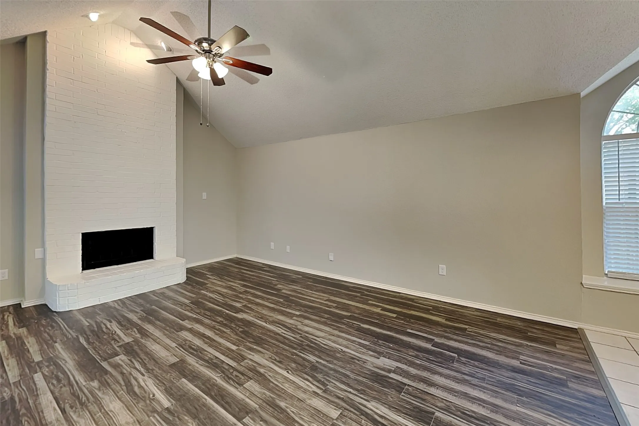 Single Family Residence For Rent in Denton County , 20 Sonora Drive, Trophy Club, Texas 76262, 4 Bedroom, 2 Bathroom, 2 Garage spaces, 2,150 Sqft, built in 1995, mls#21412553, Real Estate Agent in Trophy Club, Homes For Rent in Denton county, Homes For Rent in Trophy Club, Realtor in Trophy Club Texas, Real Estate Brokerage Independent Realty Texas, Luminita Cordes Realtor