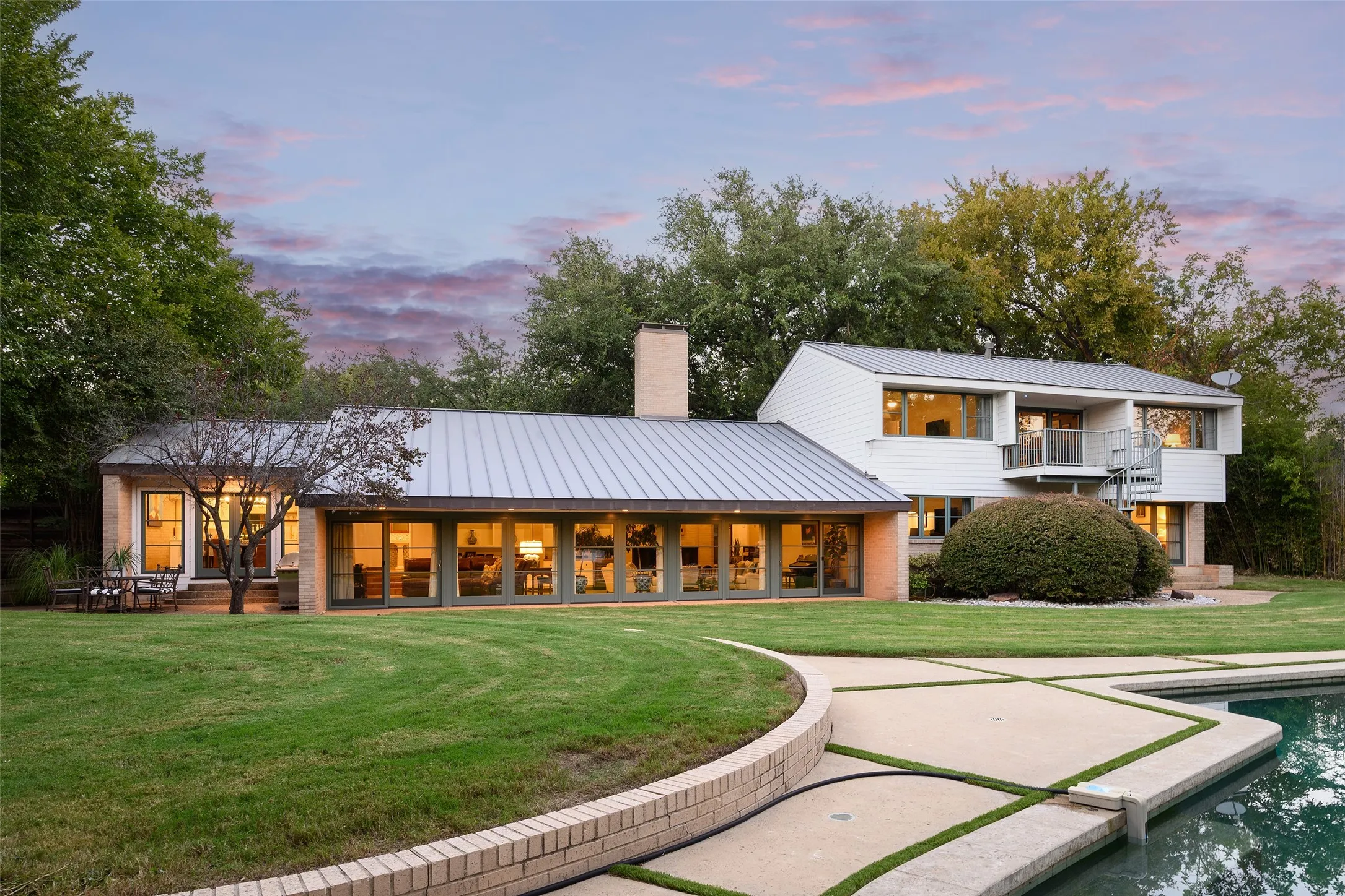 Single Family Residence For Sale in Dallas County , 4930 Mangold Circle, Dallas, Texas 75229, 4 Bedroom, 5 Bathroom, Garage spaces, 4,570 Sqft, built in 1969, mls#21411983, Real Estate Agent in Dallas, Homes For Sale in Dallas county, Homes For Sale in Dallas, Realtor in Dallas Texas, Real Estate Brokerage Independent Realty Texas, Luminita Cordes Realtor