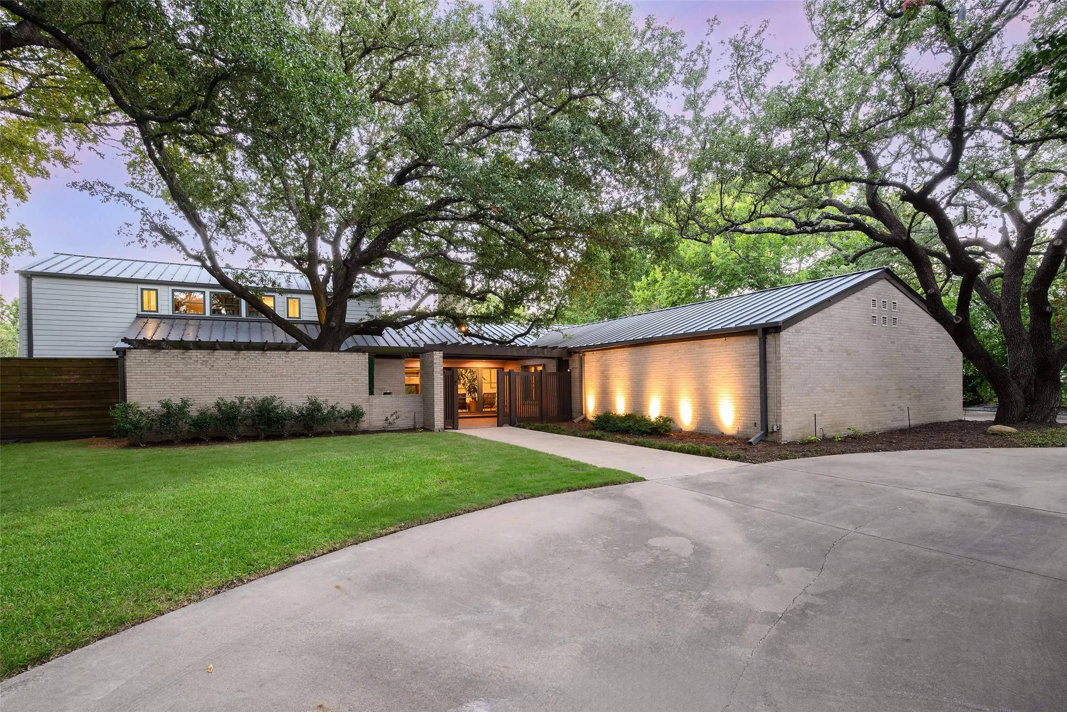 Single Family Residence For Sale