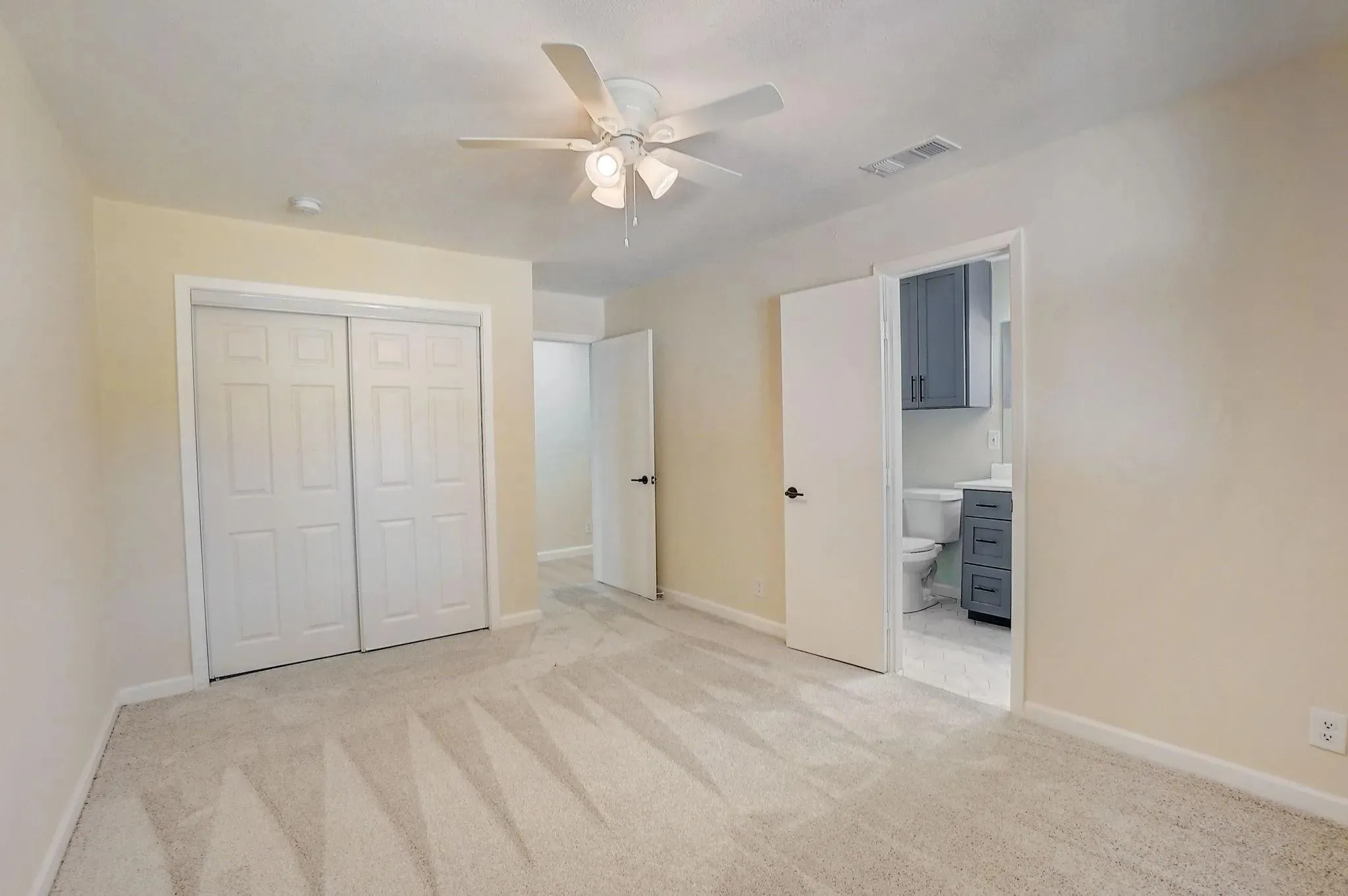 Single Family Residence For Rent in Dallas County , 3040 Ponder Place, Dallas, Texas 75229, 4 Bedroom, 4 Bathroom, 2 Garage spaces, 2,496 Sqft, built in 1965, mls#21412570, Real Estate Agent in Dallas, Homes For Rent in Dallas county, Homes For Rent in Dallas, Realtor in Dallas Texas, Real Estate Brokerage Independent Realty Texas, Luminita Cordes Realtor