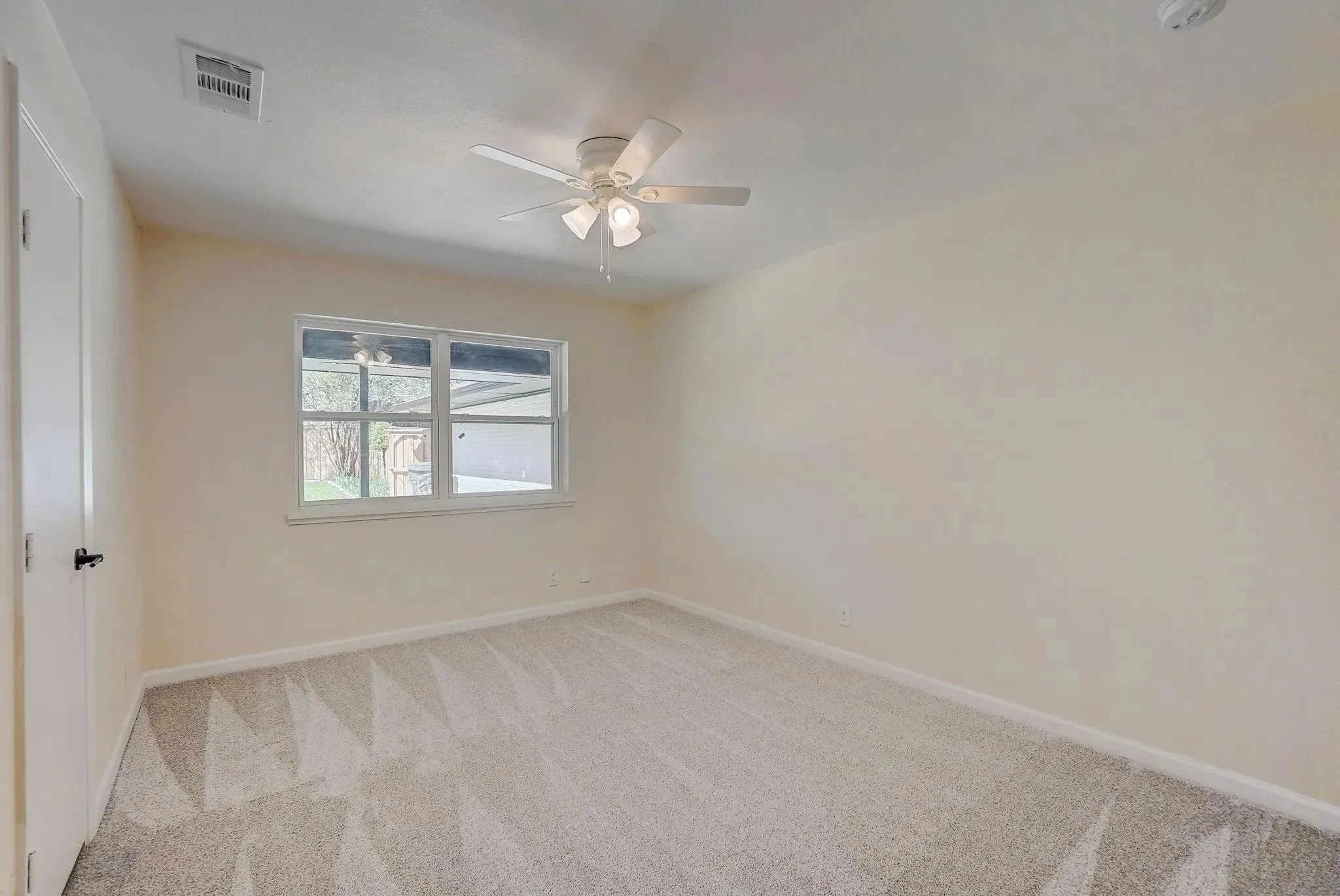 Single Family Residence For Rent in Dallas County , 3040 Ponder Place, Dallas, Texas 75229, 4 Bedroom, 4 Bathroom, 2 Garage spaces, 2,496 Sqft, built in 1965, mls#21412570, Real Estate Agent in Dallas, Homes For Rent in Dallas county, Homes For Rent in Dallas, Realtor in Dallas Texas, Real Estate Brokerage Independent Realty Texas, Luminita Cordes Realtor