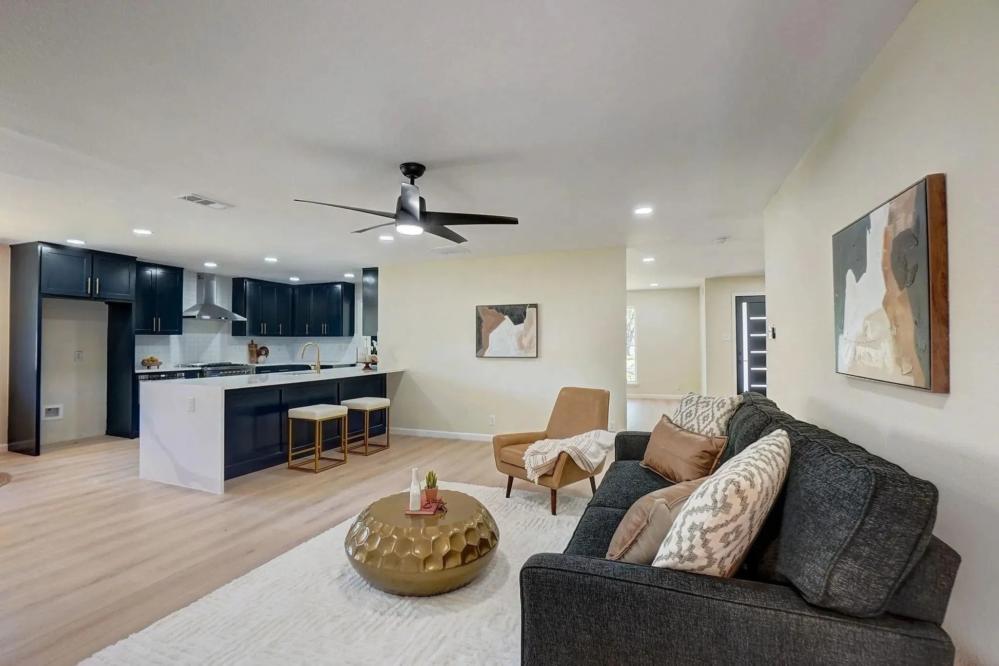 Single Family Residence For Rent in Dallas County , 3040 Ponder Place, Dallas, Texas 75229, 4 Bedroom, 4 Bathroom, 2 Garage spaces, 2,496 Sqft, built in 1965, mls#21412570, Real Estate Agent in Dallas, Homes For Rent in Dallas county, Homes For Rent in Dallas, Realtor in Dallas Texas, Real Estate Brokerage Independent Realty Texas, Luminita Cordes Realtor