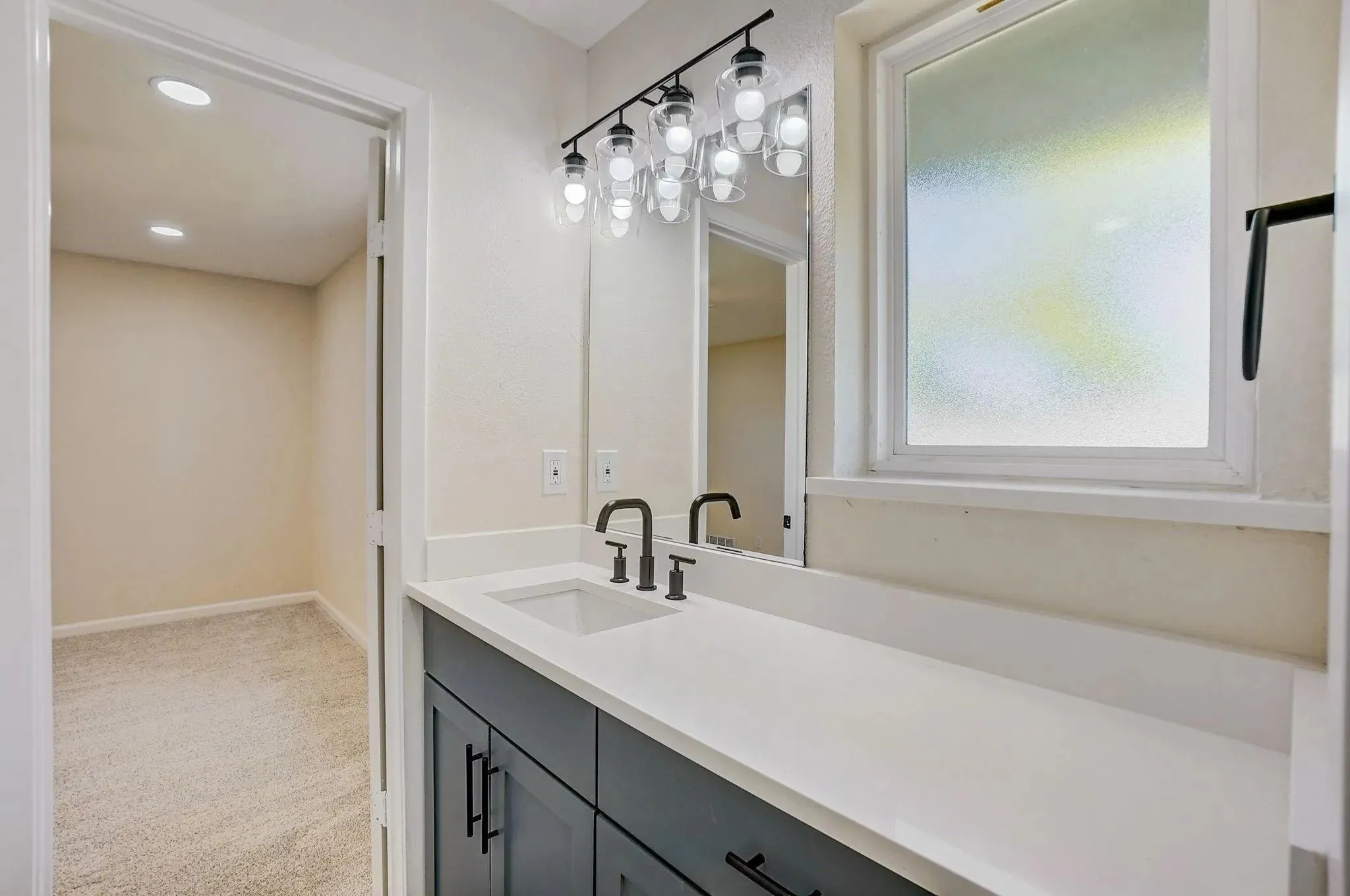 Single Family Residence For Rent in Dallas County , 3040 Ponder Place, Dallas, Texas 75229, 4 Bedroom, 4 Bathroom, 2 Garage spaces, 2,496 Sqft, built in 1965, mls#21412570, Real Estate Agent in Dallas, Homes For Rent in Dallas county, Homes For Rent in Dallas, Realtor in Dallas Texas, Real Estate Brokerage Independent Realty Texas, Luminita Cordes Realtor
