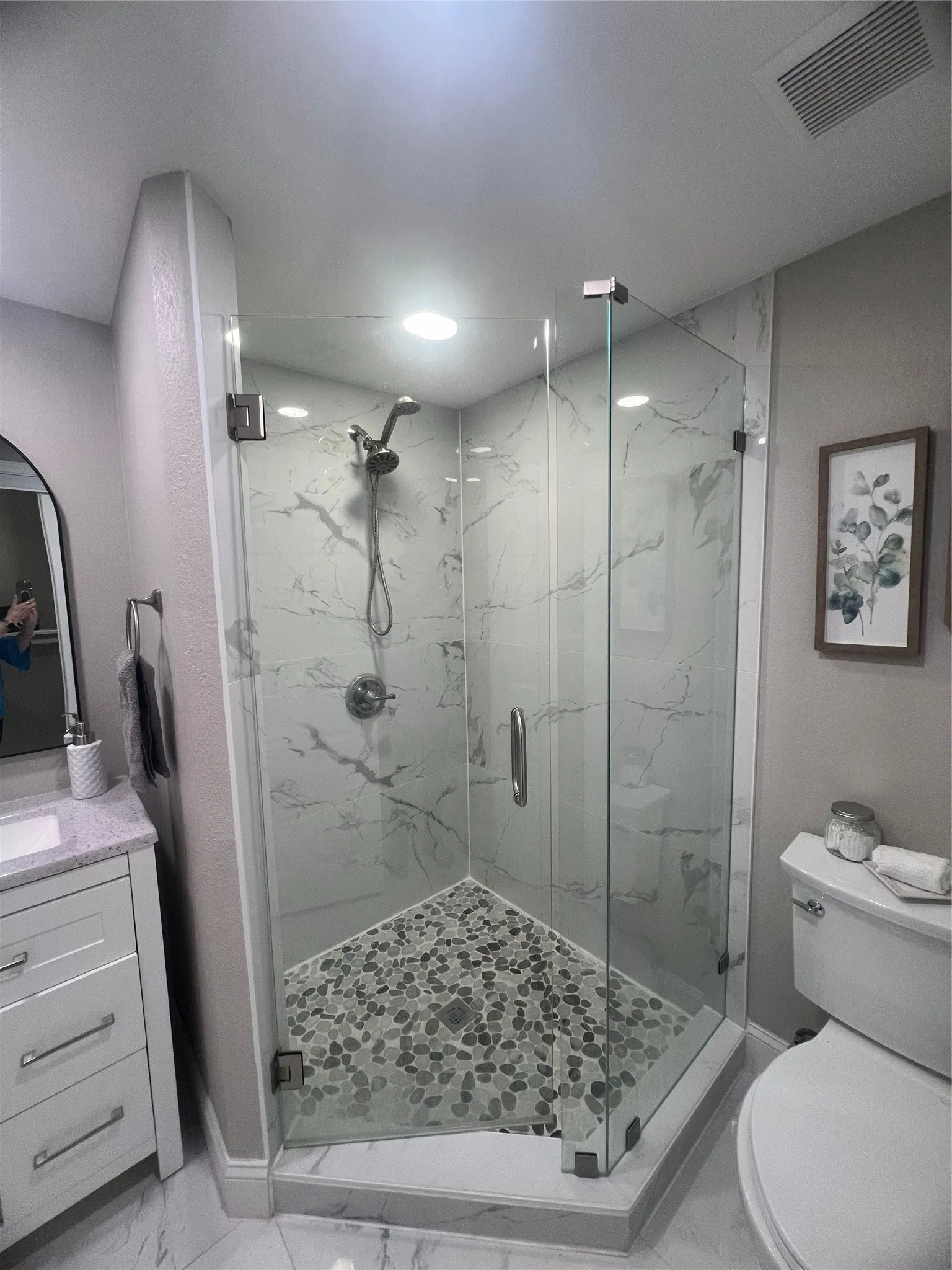 Single Family Residence For Sale in Dallas County , 1021 E Russell Avenue, Carrollton, Texas 75006, 3 Bedroom, 2 Bathroom, Garage spaces, 1,306 Sqft, built in 1952, mls#21405632, Real Estate Agent in Carrollton, Homes For Sale in Dallas county, Homes For Sale in Carrollton, Realtor in Carrollton Texas, Real Estate Brokerage Independent Realty Texas, Luminita Cordes Realtor