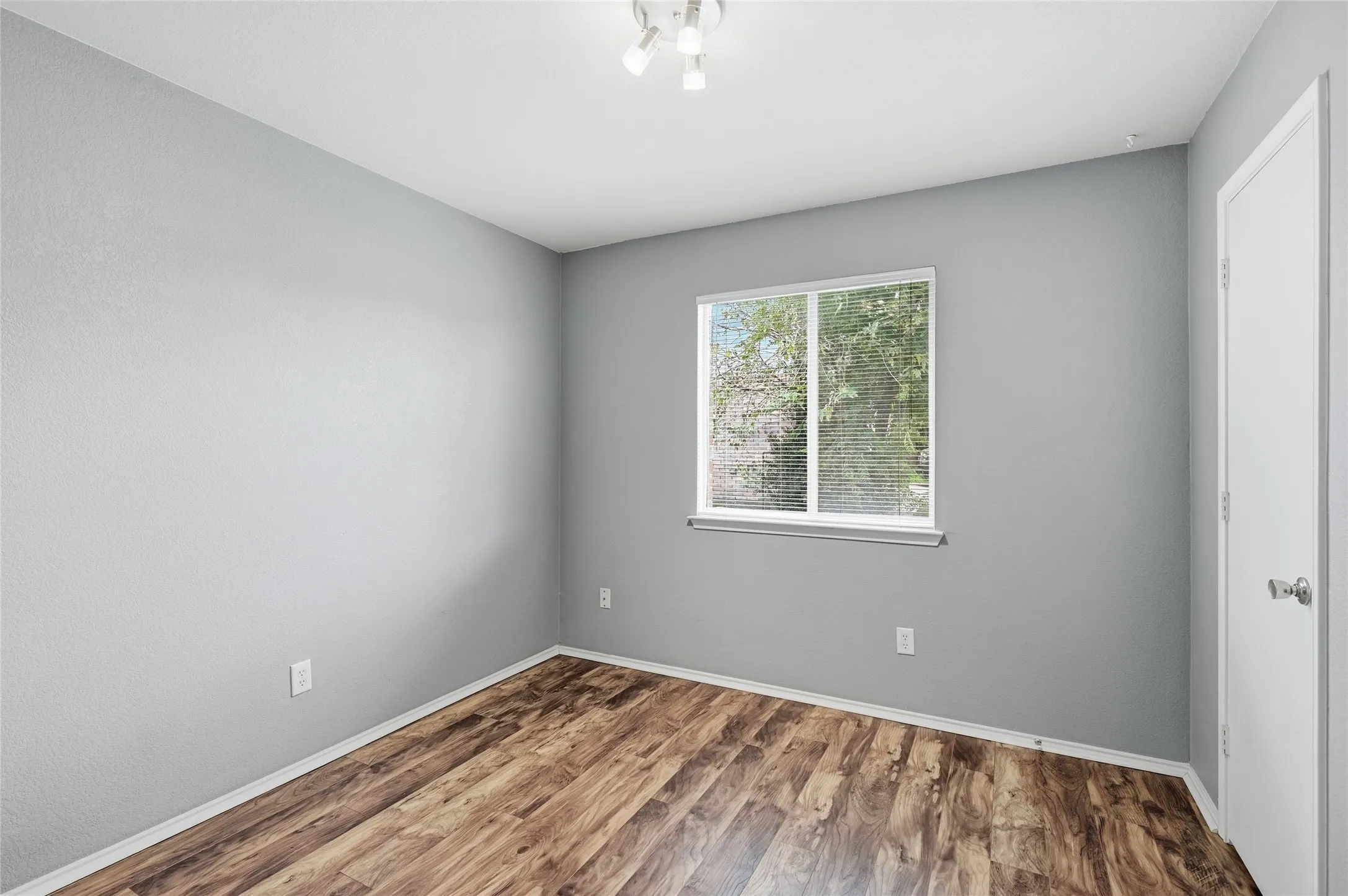 Single Family Residence For Sale in Grayson County , 2121 Sherbrooke Court, Sherman, Texas 75092, 3 Bedroom, 2 Bathroom, 2 Garage spaces, 1,831 Sqft, built in 2004, mls#21411967, Real Estate Agent in Sherman, Homes For Sale in Grayson county, Homes For Sale in Sherman, Realtor in Sherman Texas, Real Estate Brokerage Independent Realty Texas, Luminita Cordes Realtor