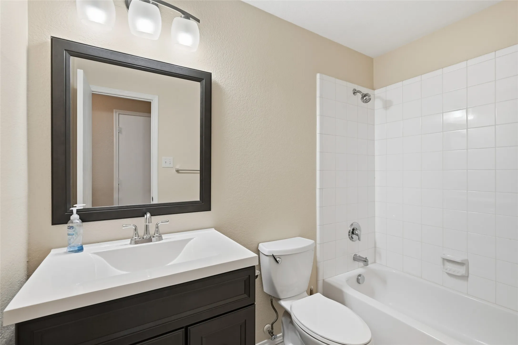 Single Family Residence For Sale in Grayson County , 2121 Sherbrooke Court, Sherman, Texas 75092, 3 Bedroom, 2 Bathroom, 2 Garage spaces, 1,831 Sqft, built in 2004, mls#21411967, Real Estate Agent in Sherman, Homes For Sale in Grayson county, Homes For Sale in Sherman, Realtor in Sherman Texas, Real Estate Brokerage Independent Realty Texas, Luminita Cordes Realtor