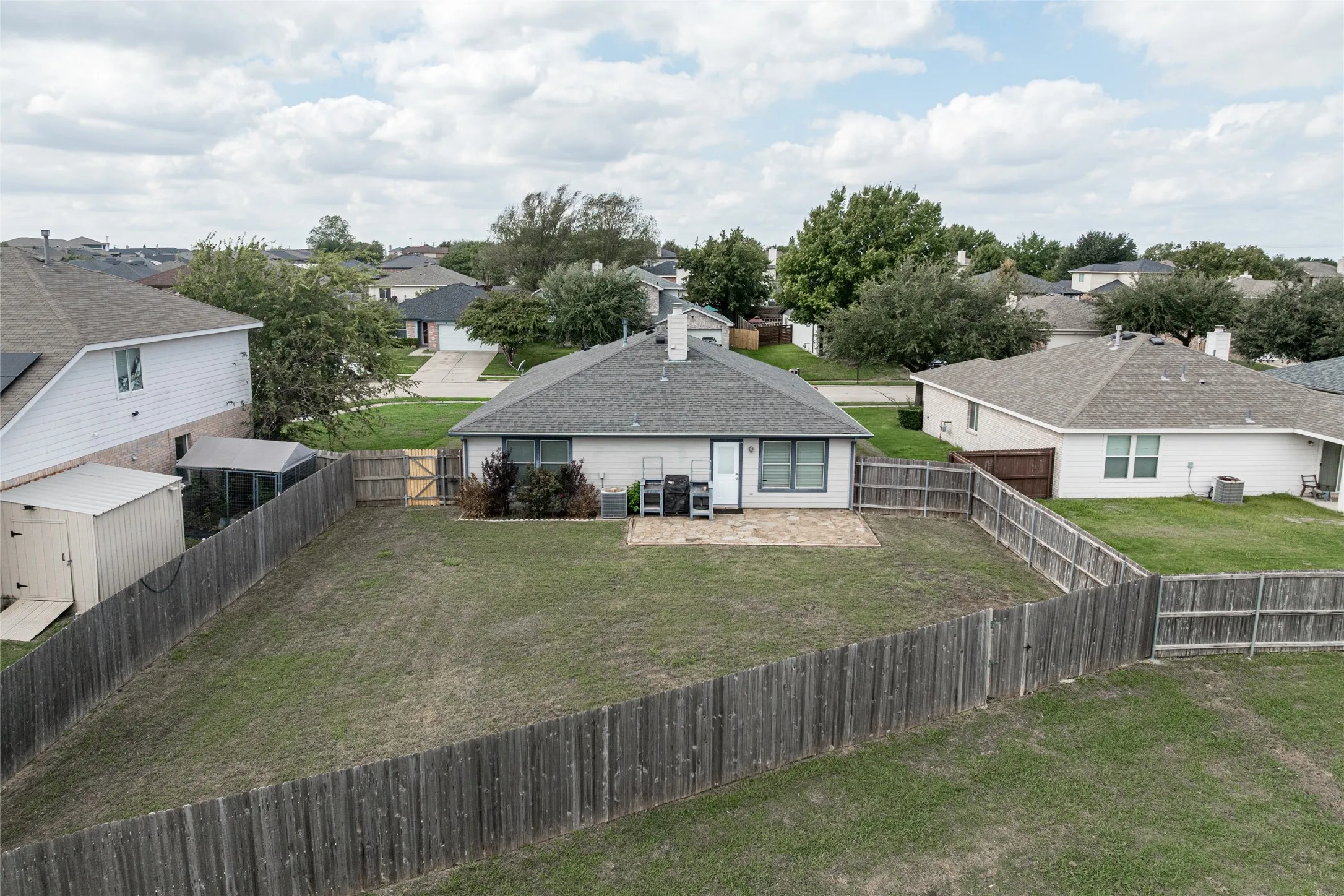 Single Family Residence For Sale in Grayson County , 2121 Sherbrooke Court, Sherman, Texas 75092, 3 Bedroom, 2 Bathroom, 2 Garage spaces, 1,831 Sqft, built in 2004, mls#21411967, Real Estate Agent in Sherman, Homes For Sale in Grayson county, Homes For Sale in Sherman, Realtor in Sherman Texas, Real Estate Brokerage Independent Realty Texas, Luminita Cordes Realtor