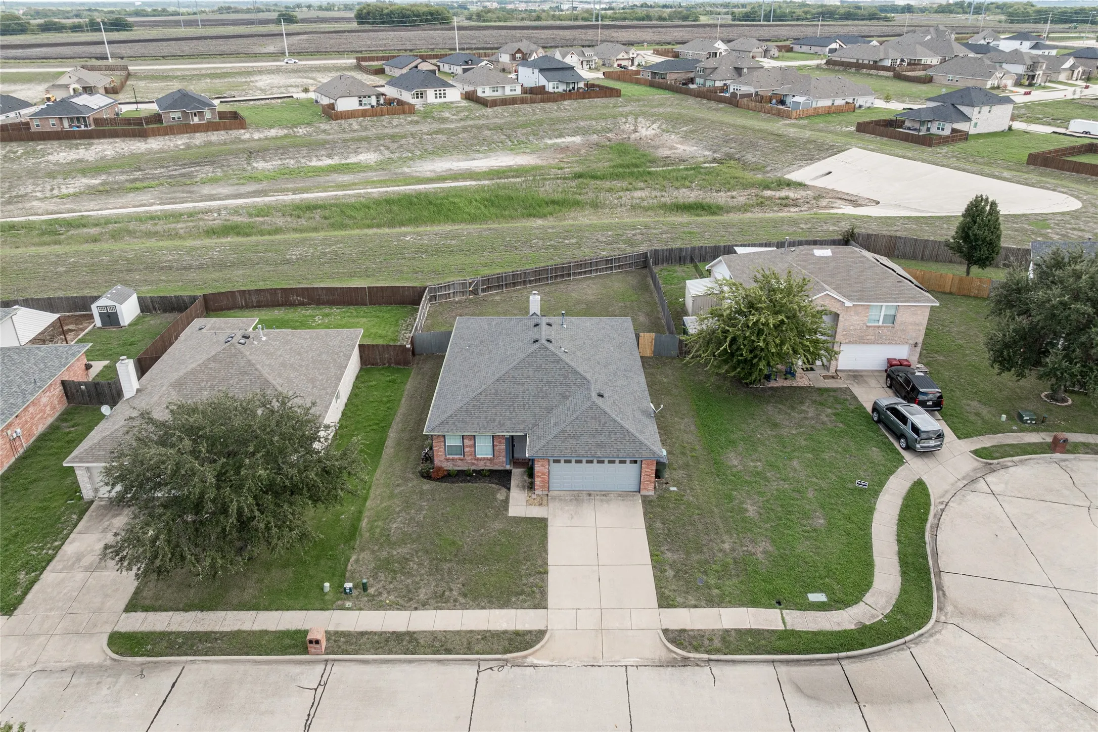 Single Family Residence For Sale in Grayson County , 2121 Sherbrooke Court, Sherman, Texas 75092, 3 Bedroom, 2 Bathroom, 2 Garage spaces, 1,831 Sqft, built in 2004, mls#21411967, Real Estate Agent in Sherman, Homes For Sale in Grayson county, Homes For Sale in Sherman, Realtor in Sherman Texas, Real Estate Brokerage Independent Realty Texas, Luminita Cordes Realtor