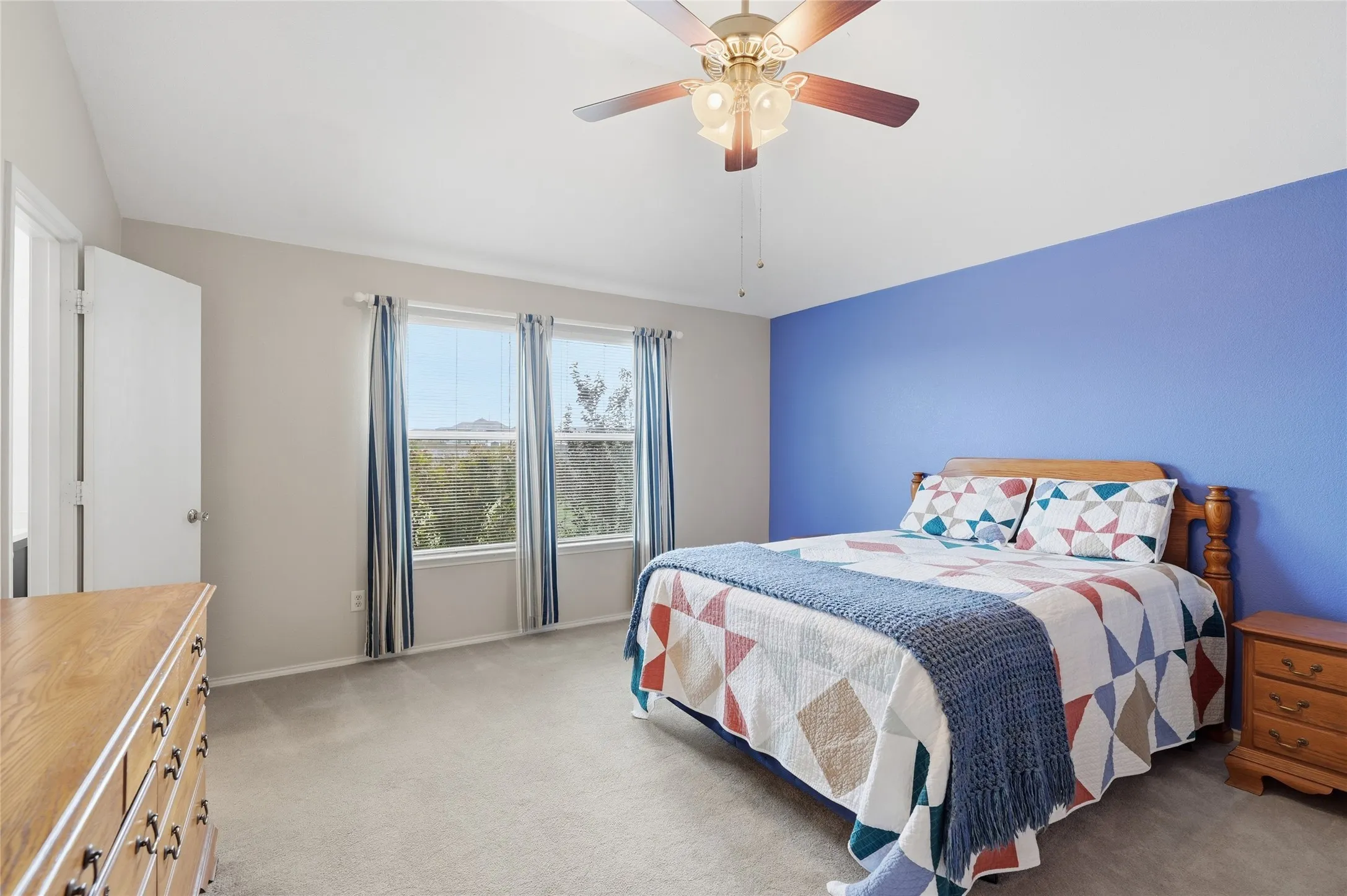 Single Family Residence For Sale in Grayson County , 2121 Sherbrooke Court, Sherman, Texas 75092, 3 Bedroom, 2 Bathroom, 2 Garage spaces, 1,831 Sqft, built in 2004, mls#21411967, Real Estate Agent in Sherman, Homes For Sale in Grayson county, Homes For Sale in Sherman, Realtor in Sherman Texas, Real Estate Brokerage Independent Realty Texas, Luminita Cordes Realtor