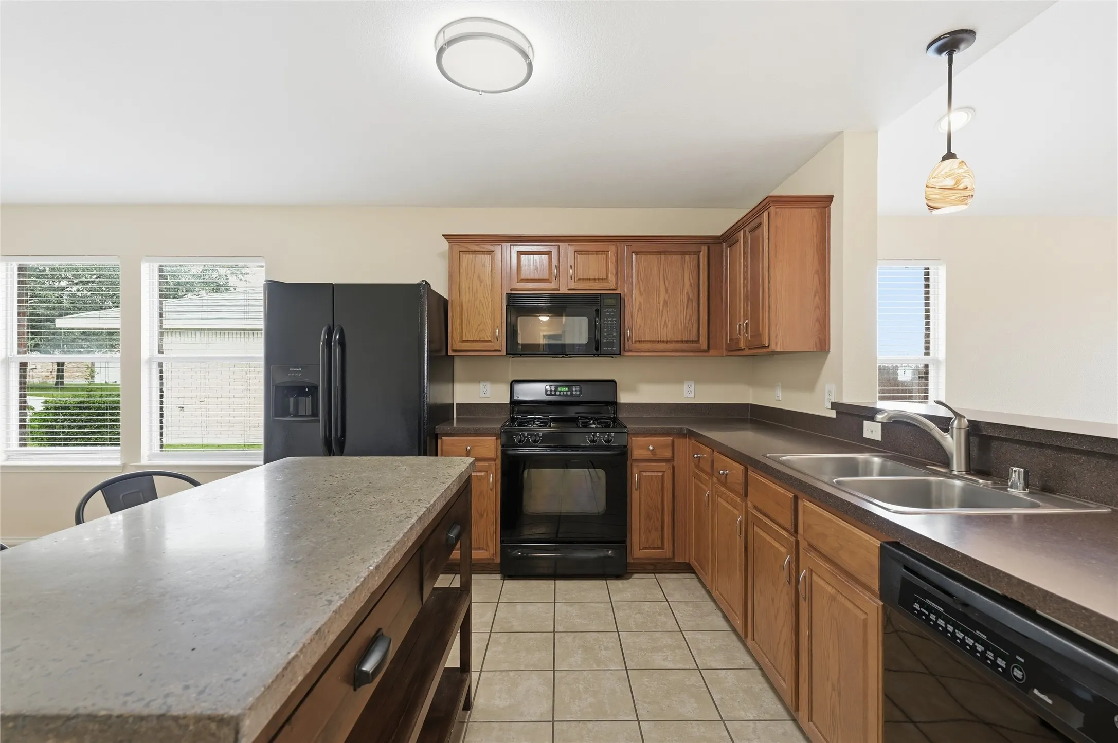 Single Family Residence For Sale in Grayson County , 2121 Sherbrooke Court, Sherman, Texas 75092, 3 Bedroom, 2 Bathroom, 2 Garage spaces, 1,831 Sqft, built in 2004, mls#21411967, Real Estate Agent in Sherman, Homes For Sale in Grayson county, Homes For Sale in Sherman, Realtor in Sherman Texas, Real Estate Brokerage Independent Realty Texas, Luminita Cordes Realtor