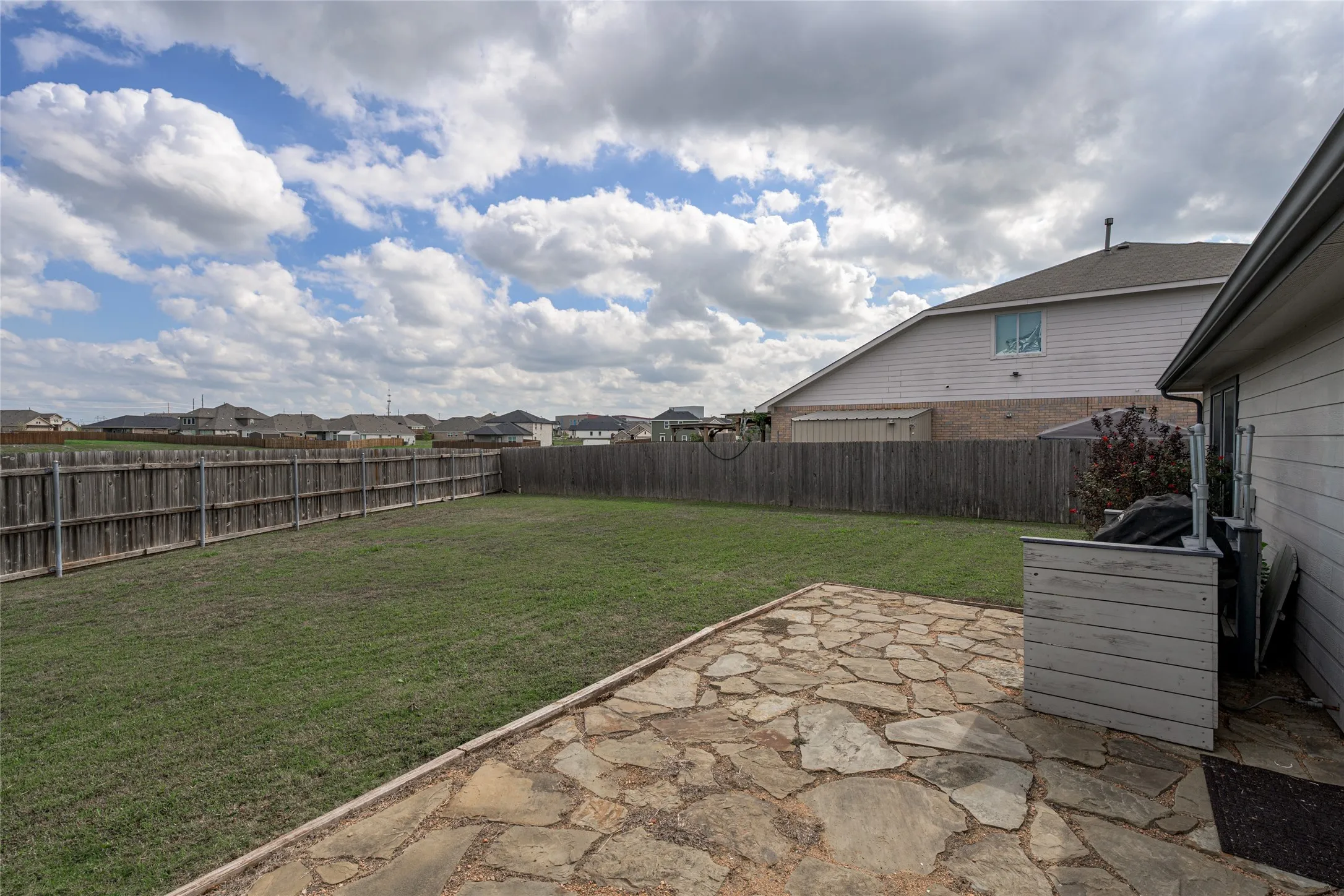 Single Family Residence For Sale in Grayson County , 2121 Sherbrooke Court, Sherman, Texas 75092, 3 Bedroom, 2 Bathroom, 2 Garage spaces, 1,831 Sqft, built in 2004, mls#21411967, Real Estate Agent in Sherman, Homes For Sale in Grayson county, Homes For Sale in Sherman, Realtor in Sherman Texas, Real Estate Brokerage Independent Realty Texas, Luminita Cordes Realtor