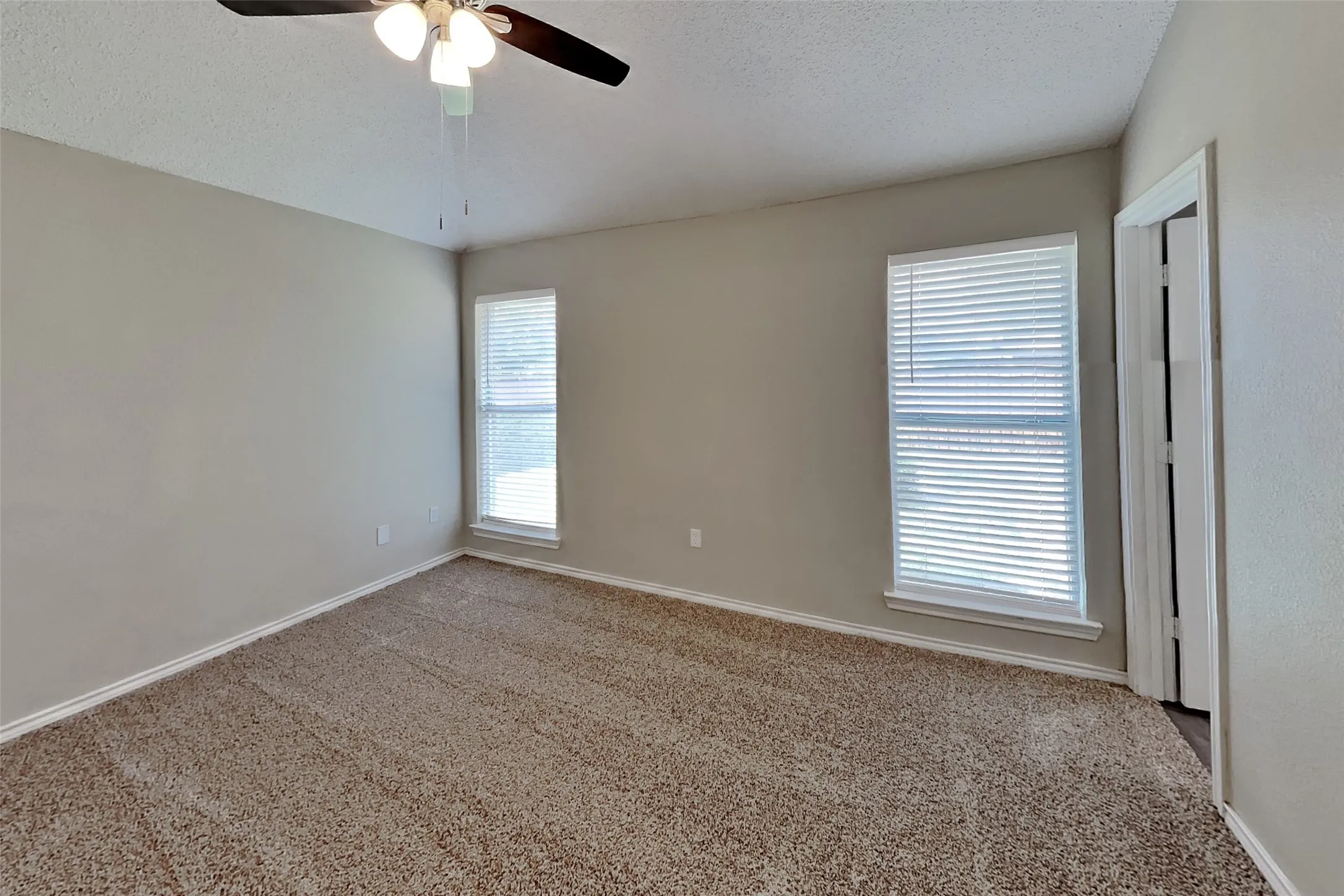 Single Family Residence For Rent in Denton County , 2250 Arbor Creek Drive, Carrollton, Texas 75010, 3 Bedroom, 2 Bathroom, 2 Garage spaces, 1,419 Sqft, built in 1990, mls#21412573, Real Estate Agent in Carrollton, Homes For Rent in Denton county, Homes For Rent in Carrollton, Realtor in Carrollton Texas, Real Estate Brokerage Independent Realty Texas, Luminita Cordes Realtor