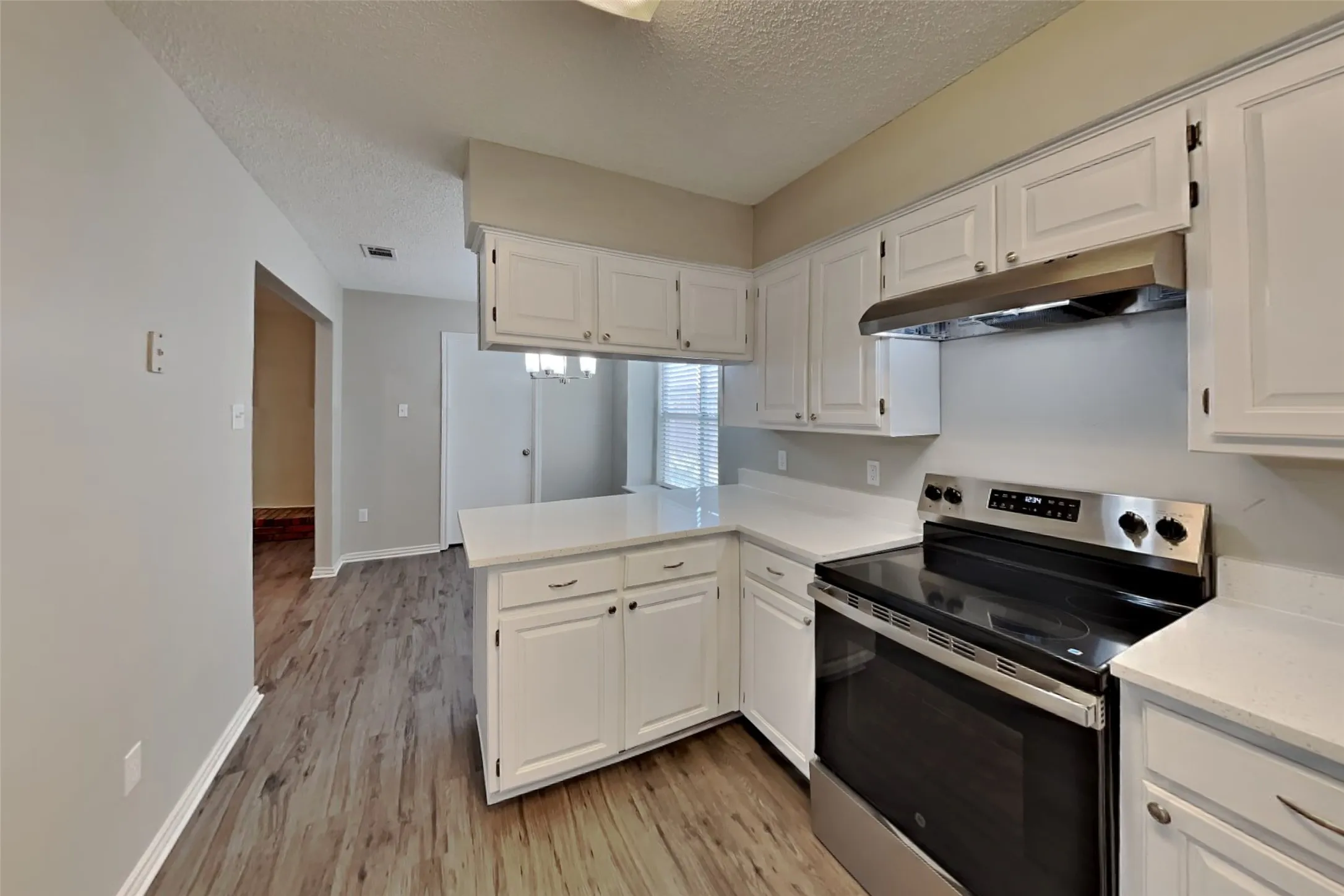 Single Family Residence For Rent in Denton County , 2250 Arbor Creek Drive, Carrollton, Texas 75010, 3 Bedroom, 2 Bathroom, 2 Garage spaces, 1,419 Sqft, built in 1990, mls#21412573, Real Estate Agent in Carrollton, Homes For Rent in Denton county, Homes For Rent in Carrollton, Realtor in Carrollton Texas, Real Estate Brokerage Independent Realty Texas, Luminita Cordes Realtor