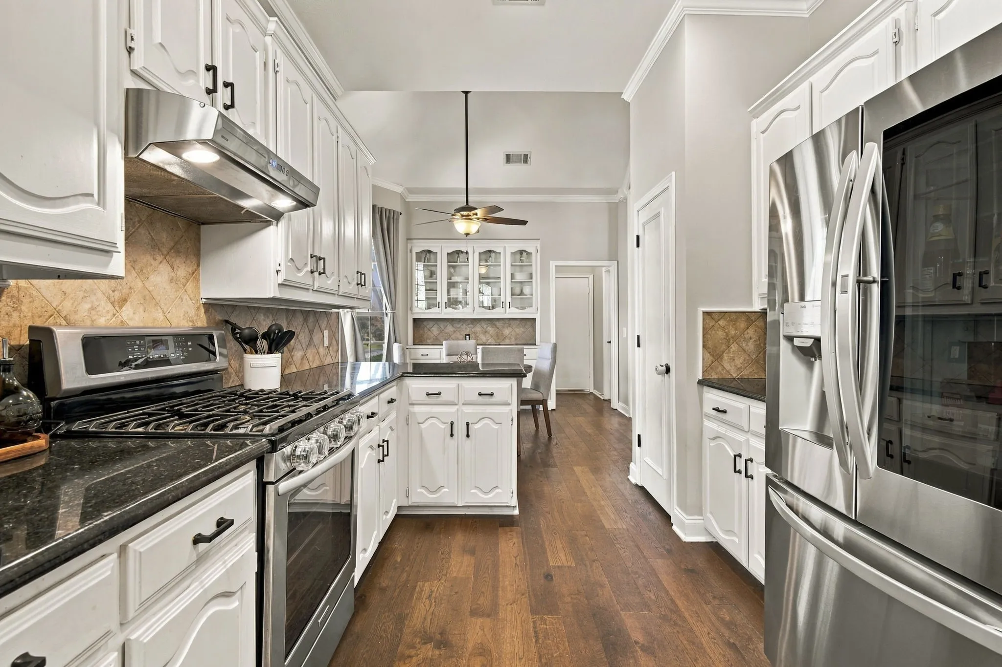 Single Family Residence For Sale in Collin County , 3512 Wilshire Drive, Plano, Texas 75023, 4 Bedroom, 4 Bathroom, 2 Garage spaces, 3,077 Sqft, built in 1986, mls#21411731, Real Estate Agent in Plano, Homes For Sale in Collin county, Homes For Sale in Plano, Realtor in Plano Texas, Real Estate Brokerage Independent Realty Texas, Luminita Cordes Realtor