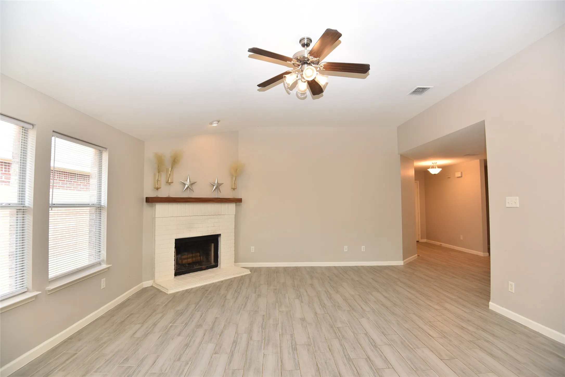 Single Family Residence For Rent in Tarrant County , 9417 Pastime Court, Fort Worth, Texas 76244, 4 Bedroom, 2 Bathroom, 2 Garage spaces, 1,906 Sqft, built in 2005, mls#21412465, Real Estate Agent in Fort Worth, Homes For Rent in Tarrant county, Homes For Rent in Fort Worth, Realtor in Fort Worth Texas, Real Estate Brokerage Independent Realty Texas, Luminita Cordes Realtor