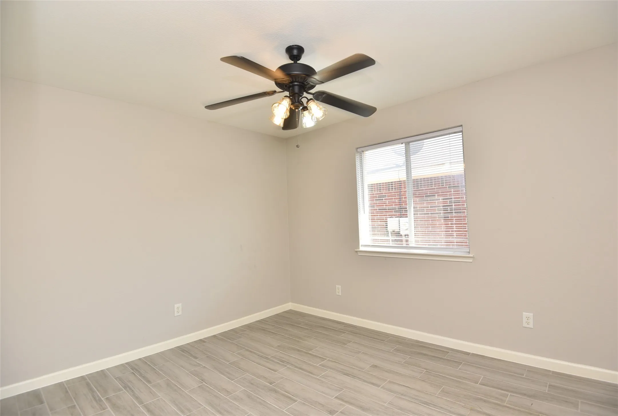 Single Family Residence For Rent in Tarrant County , 9417 Pastime Court, Fort Worth, Texas 76244, 4 Bedroom, 2 Bathroom, 2 Garage spaces, 1,906 Sqft, built in 2005, mls#21412465, Real Estate Agent in Fort Worth, Homes For Rent in Tarrant county, Homes For Rent in Fort Worth, Realtor in Fort Worth Texas, Real Estate Brokerage Independent Realty Texas, Luminita Cordes Realtor