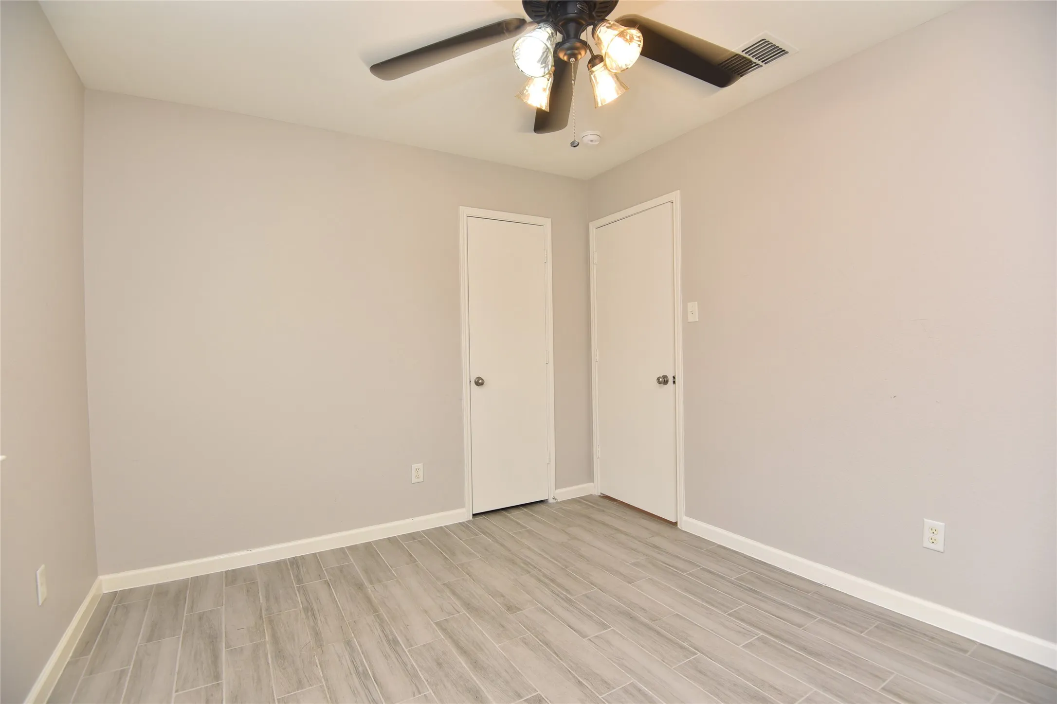 Single Family Residence For Rent in Tarrant County , 9417 Pastime Court, Fort Worth, Texas 76244, 4 Bedroom, 2 Bathroom, 2 Garage spaces, 1,906 Sqft, built in 2005, mls#21412465, Real Estate Agent in Fort Worth, Homes For Rent in Tarrant county, Homes For Rent in Fort Worth, Realtor in Fort Worth Texas, Real Estate Brokerage Independent Realty Texas, Luminita Cordes Realtor