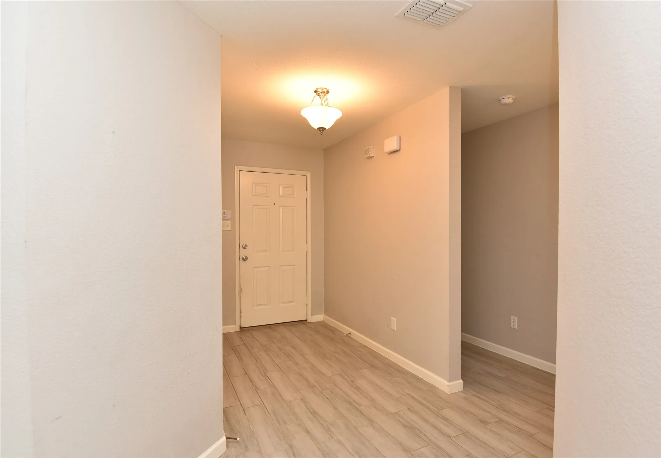 Single Family Residence For Rent in Tarrant County , 9417 Pastime Court, Fort Worth, Texas 76244, 4 Bedroom, 2 Bathroom, 2 Garage spaces, 1,906 Sqft, built in 2005, mls#21412465, Real Estate Agent in Fort Worth, Homes For Rent in Tarrant county, Homes For Rent in Fort Worth, Realtor in Fort Worth Texas, Real Estate Brokerage Independent Realty Texas, Luminita Cordes Realtor