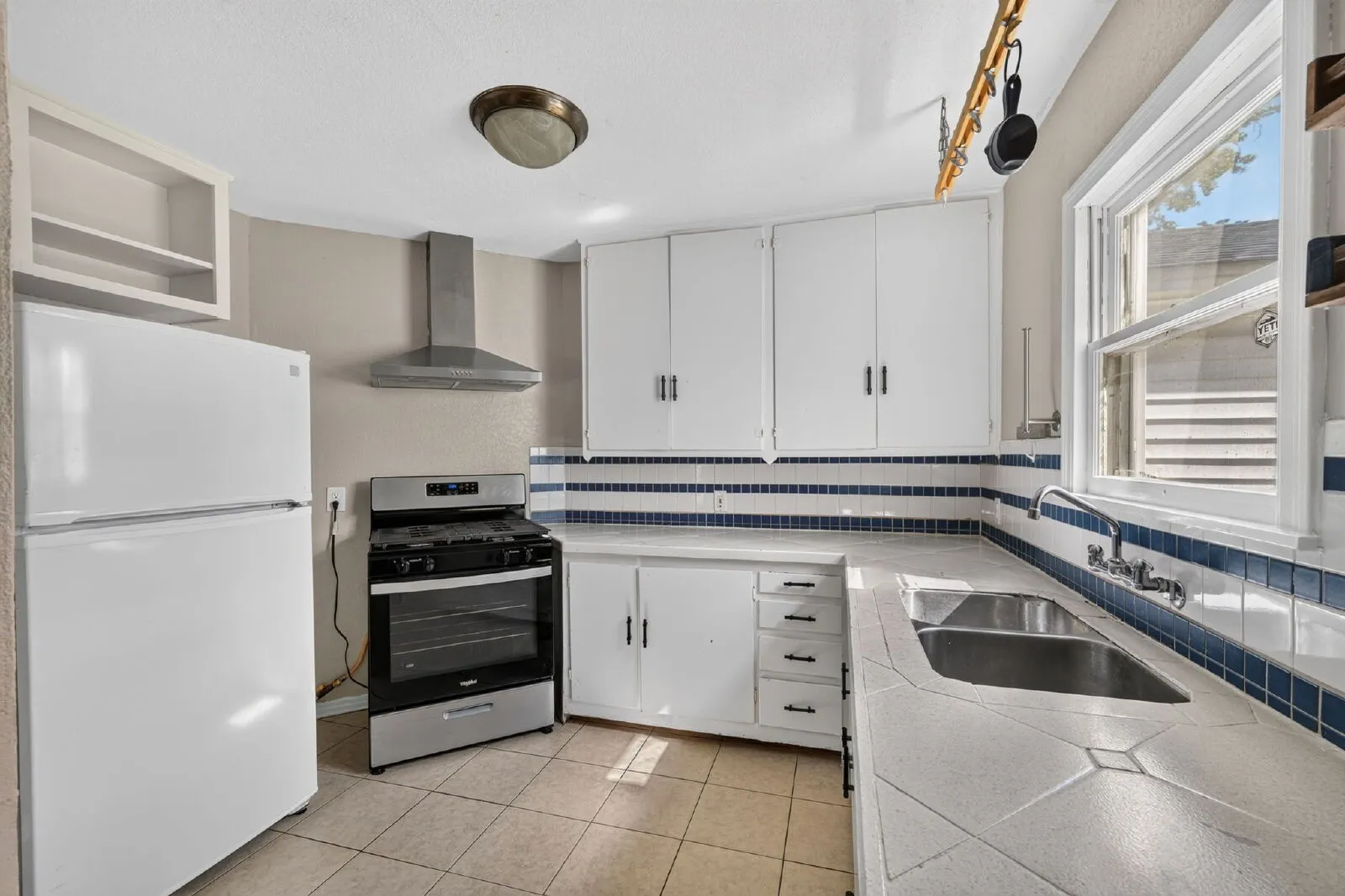 Single Family Residence For Rent in Tarrant County , 4833 Black Oak Lane, River Oaks, Texas 76114, 3 Bedroom, 1 Bathroom, Garage spaces, 1,257 Sqft, built in 1950, mls#21407269, Real Estate Agent in River Oaks, Homes For Rent in Tarrant county, Homes For Rent in River Oaks, Realtor in River Oaks Texas, Real Estate Brokerage Independent Realty Texas, Luminita Cordes Realtor