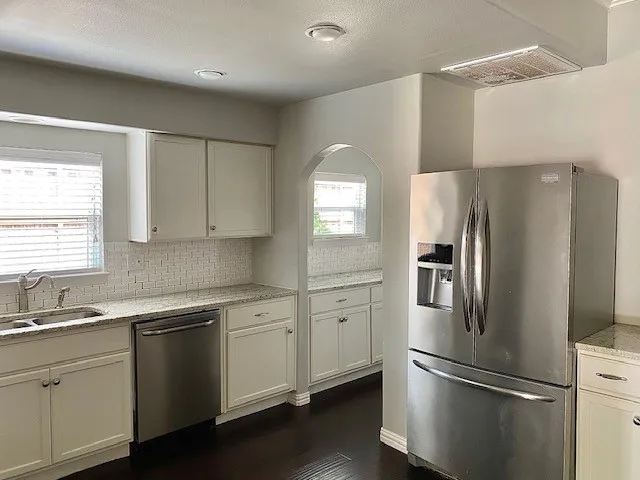 Single Family Residence For Rent in Collin County , 7110 Ash Street, Frisco, Texas 75034, 3 Bedroom, 2 Bathroom, Garage spaces, 1,568 Sqft, built in 1925, mls#21412586, Real Estate Agent in Frisco, Homes For Rent in Collin county, Homes For Rent in Frisco, Realtor in Frisco Texas, Real Estate Brokerage Independent Realty Texas, Luminita Cordes Realtor