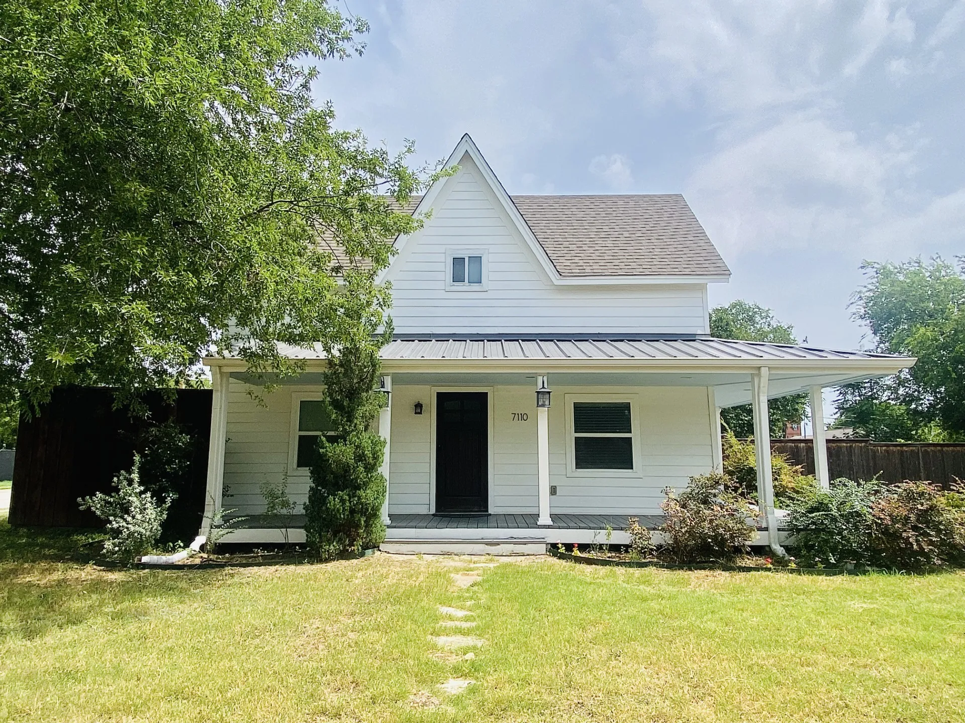 Single Family Residence For Rent