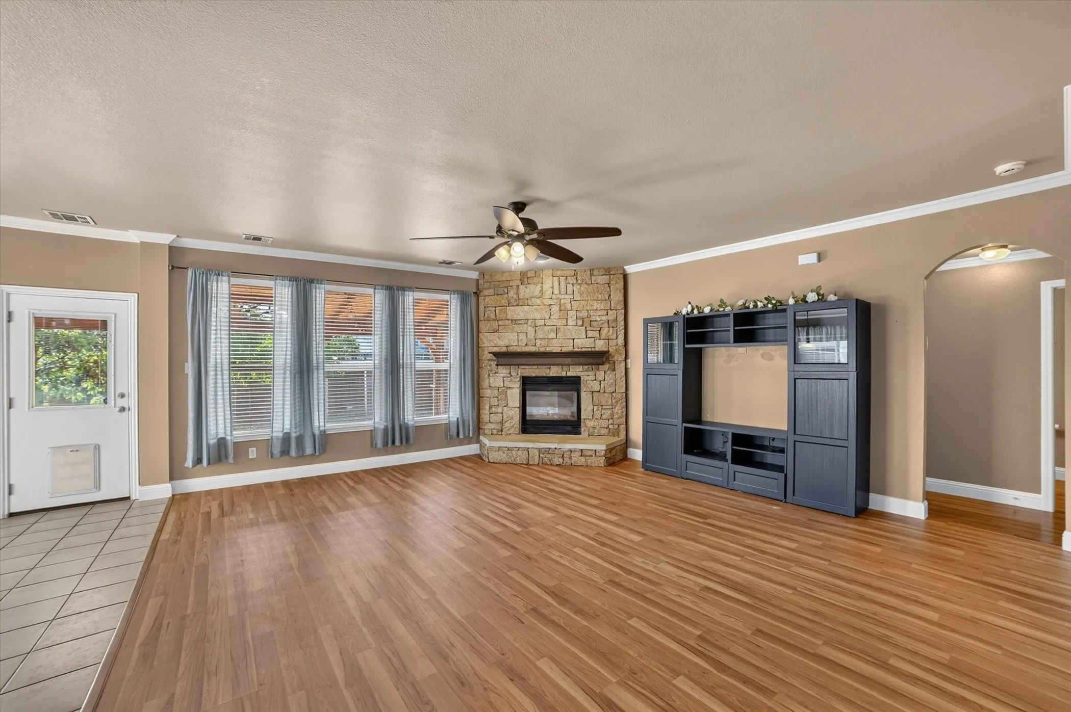 Single Family Residence For Sale in Dallas County , 7406 Westway Drive, Rowlett, Texas 75089, 5 Bedroom, 4 Bathroom, 2 Garage spaces, 2,817 Sqft, built in 1999, mls#21410455, Real Estate Agent in Rowlett, Homes For Sale in Dallas county, Homes For Sale in Rowlett, Realtor in Rowlett Texas, Real Estate Brokerage Independent Realty Texas, Luminita Cordes Realtor