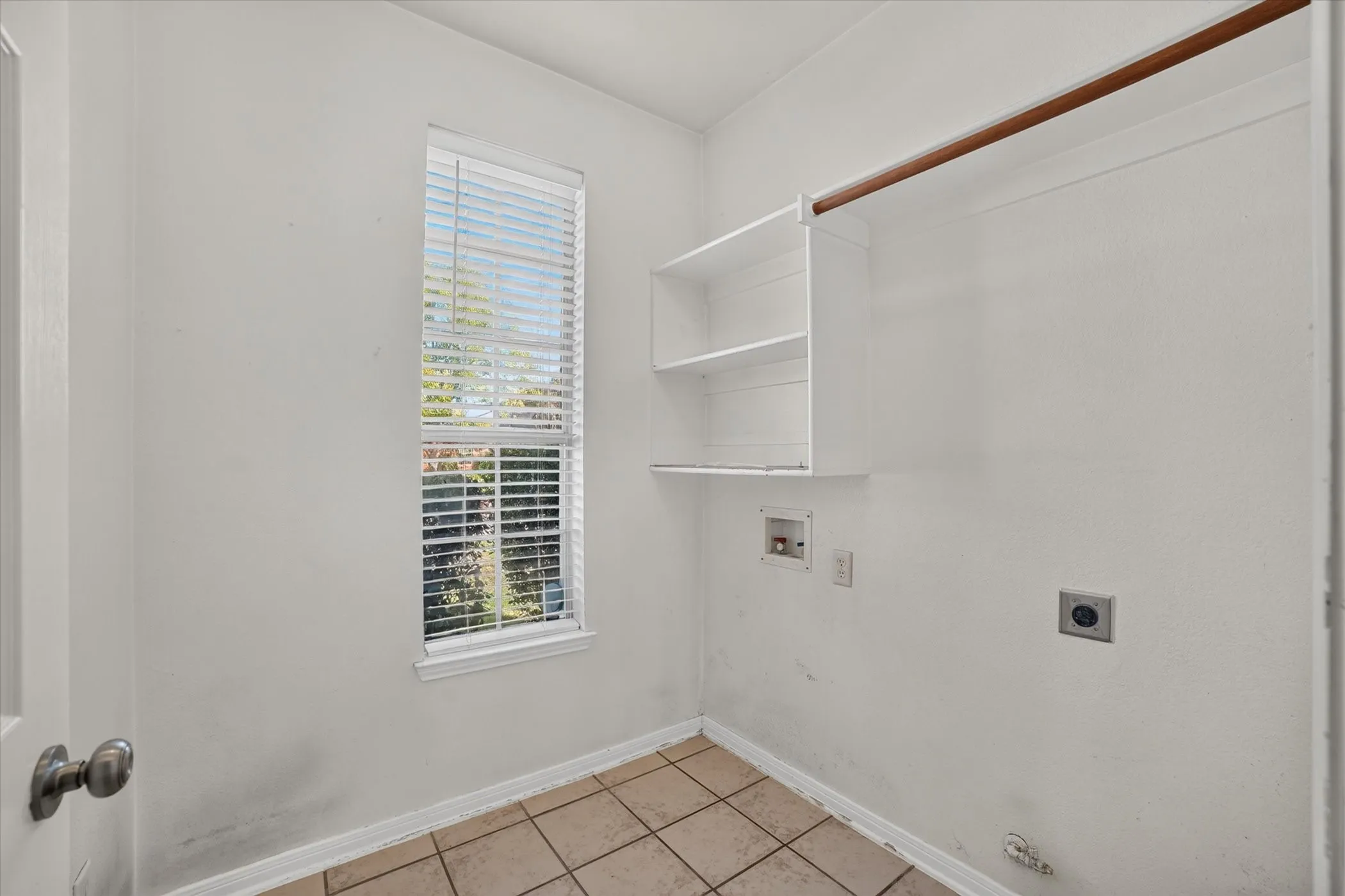 Single Family Residence For Sale in Dallas County , 7406 Westway Drive, Rowlett, Texas 75089, 5 Bedroom, 4 Bathroom, 2 Garage spaces, 2,817 Sqft, built in 1999, mls#21410455, Real Estate Agent in Rowlett, Homes For Sale in Dallas county, Homes For Sale in Rowlett, Realtor in Rowlett Texas, Real Estate Brokerage Independent Realty Texas, Luminita Cordes Realtor