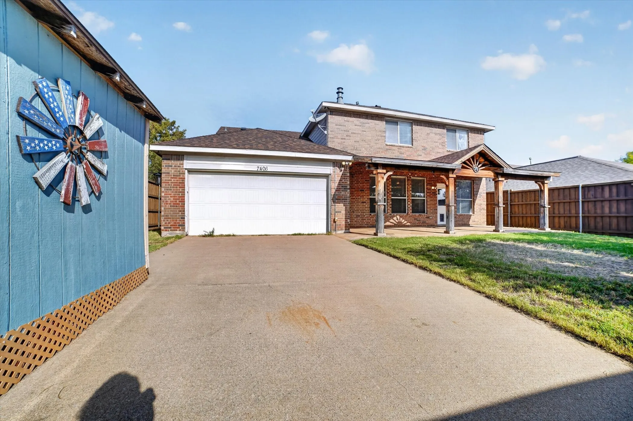Single Family Residence For Sale in Dallas County , 7406 Westway Drive, Rowlett, Texas 75089, 5 Bedroom, 4 Bathroom, 2 Garage spaces, 2,817 Sqft, built in 1999, mls#21410455, Real Estate Agent in Rowlett, Homes For Sale in Dallas county, Homes For Sale in Rowlett, Realtor in Rowlett Texas, Real Estate Brokerage Independent Realty Texas, Luminita Cordes Realtor