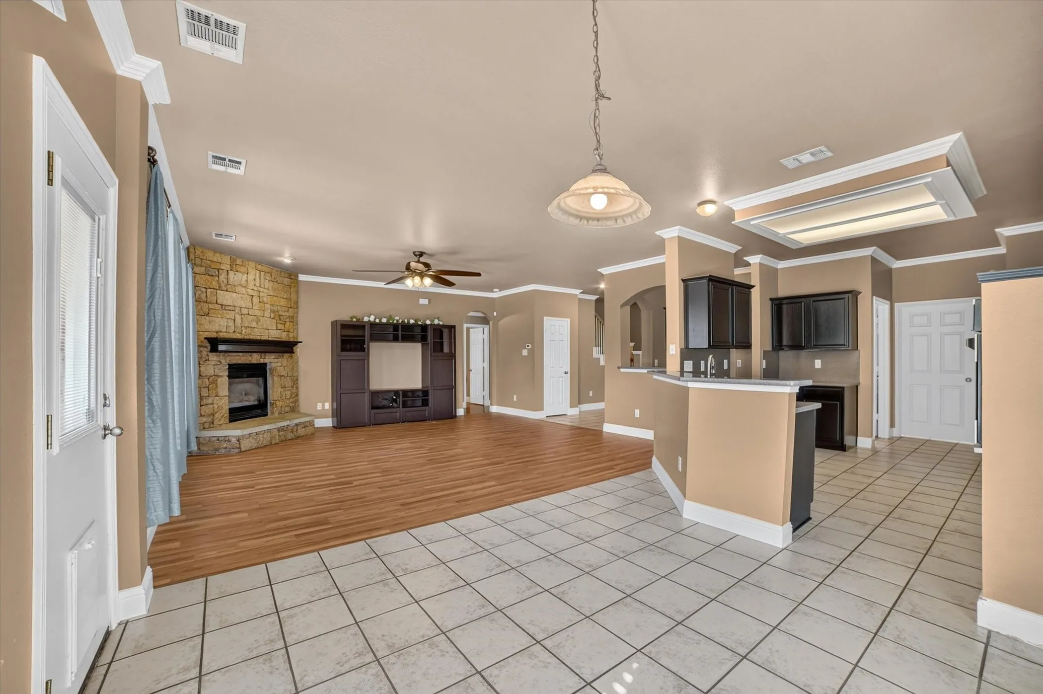 Single Family Residence For Sale in Dallas County , 7406 Westway Drive, Rowlett, Texas 75089, 5 Bedroom, 4 Bathroom, 2 Garage spaces, 2,817 Sqft, built in 1999, mls#21410455, Real Estate Agent in Rowlett, Homes For Sale in Dallas county, Homes For Sale in Rowlett, Realtor in Rowlett Texas, Real Estate Brokerage Independent Realty Texas, Luminita Cordes Realtor