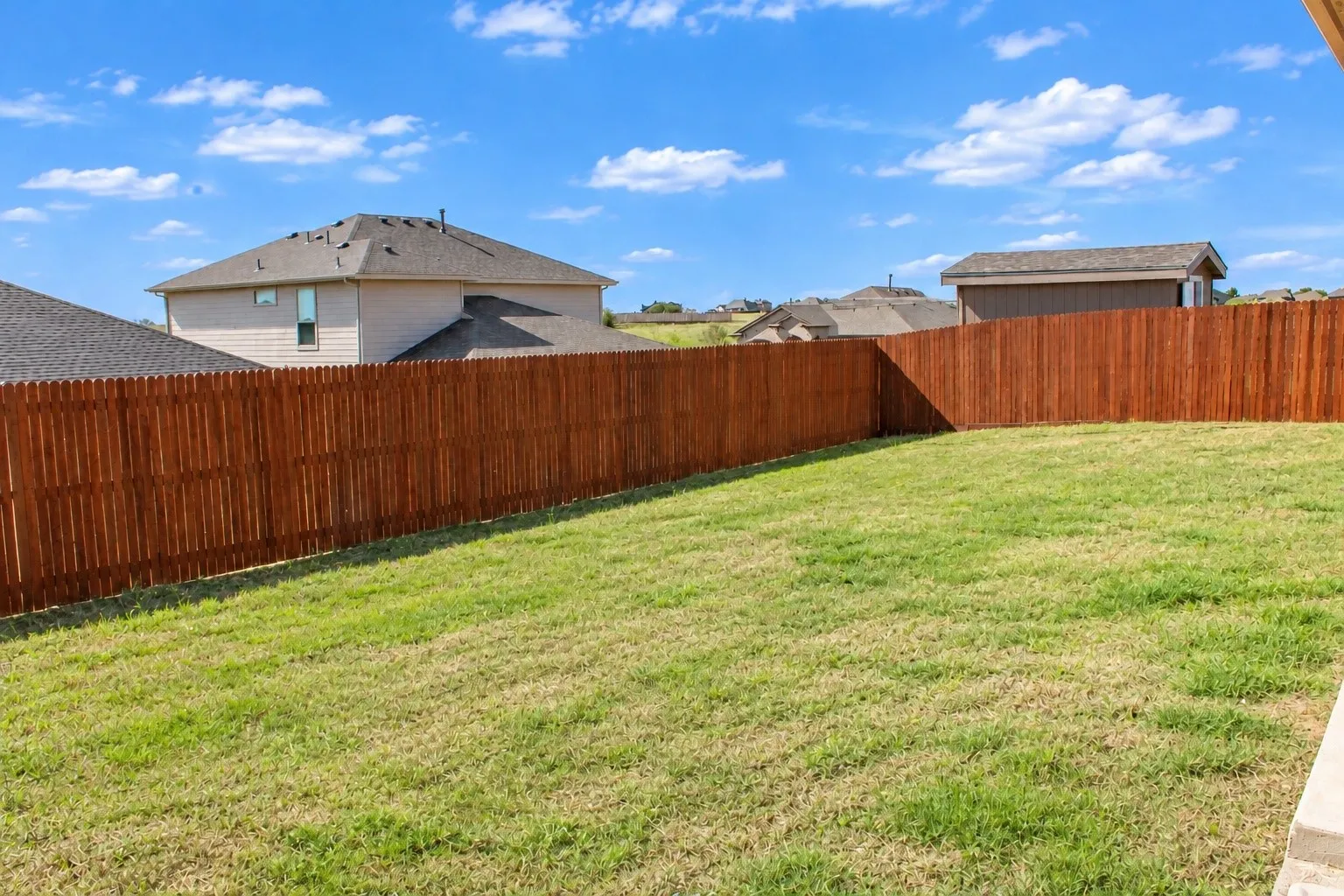 Single Family Residence For Sale in Johnson County , 1102 Tiburon Trail, Cleburne, Texas 76033, 5 Bedroom, 3 Bathroom, 2 Garage spaces, 2,830 Sqft, built in 2020, mls#21411745, Real Estate Agent in Cleburne, Homes For Sale in Johnson county, Homes For Sale in Cleburne, Realtor in Cleburne Texas, Real Estate Brokerage Independent Realty Texas, Luminita Cordes Realtor