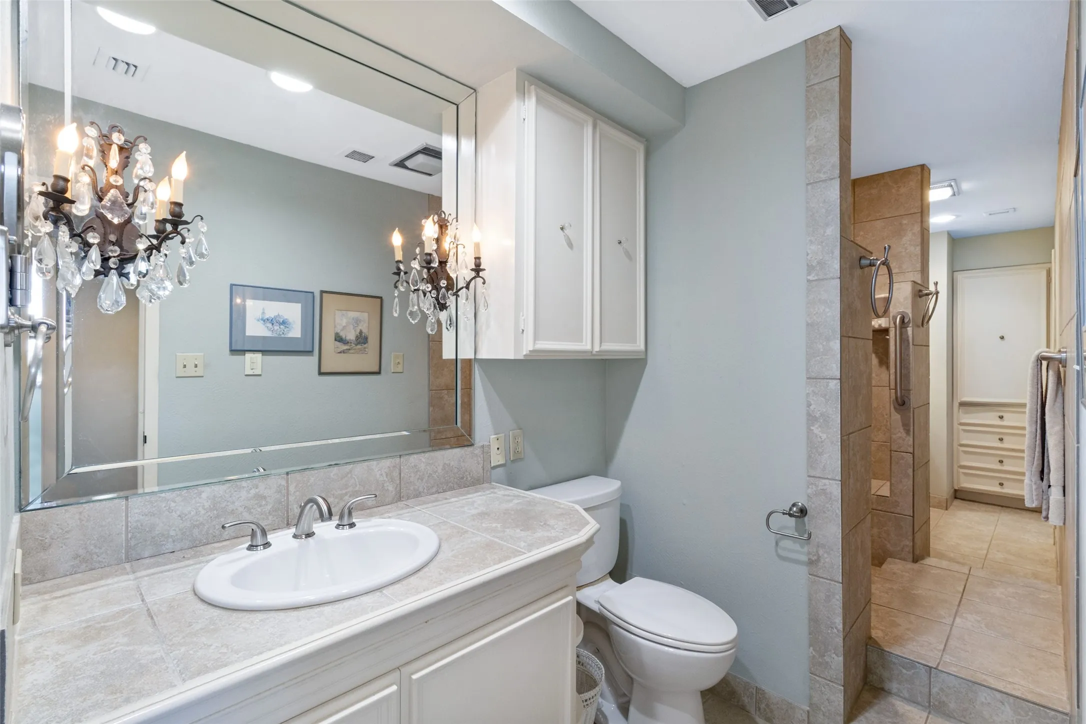 Condominium For Sale in Dallas County , 6335 W Northwest Highway 1517, Dallas, Texas 75225, 3 Bedroom, 4 Bathroom, 2 Garage spaces, 2,521 Sqft, built in 1966, mls#21412584, Real Estate Agent in Dallas, Homes For Sale in Dallas county, Homes For Sale in Dallas, Realtor in Dallas Texas, Real Estate Brokerage Independent Realty Texas, Luminita Cordes Realtor