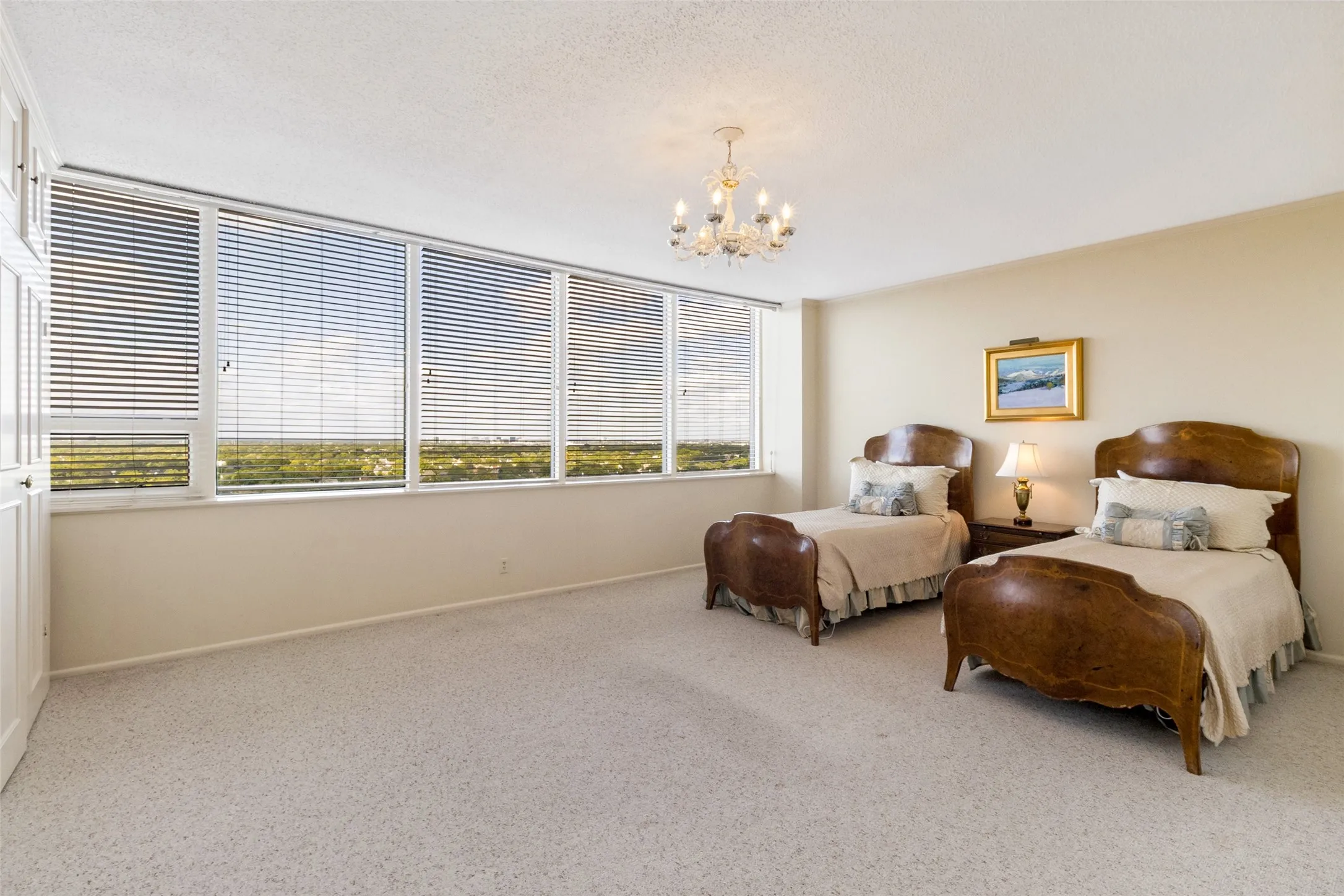 Condominium For Sale in Dallas County , 6335 W Northwest Highway 1517, Dallas, Texas 75225, 3 Bedroom, 4 Bathroom, 2 Garage spaces, 2,521 Sqft, built in 1966, mls#21412584, Real Estate Agent in Dallas, Homes For Sale in Dallas county, Homes For Sale in Dallas, Realtor in Dallas Texas, Real Estate Brokerage Independent Realty Texas, Luminita Cordes Realtor