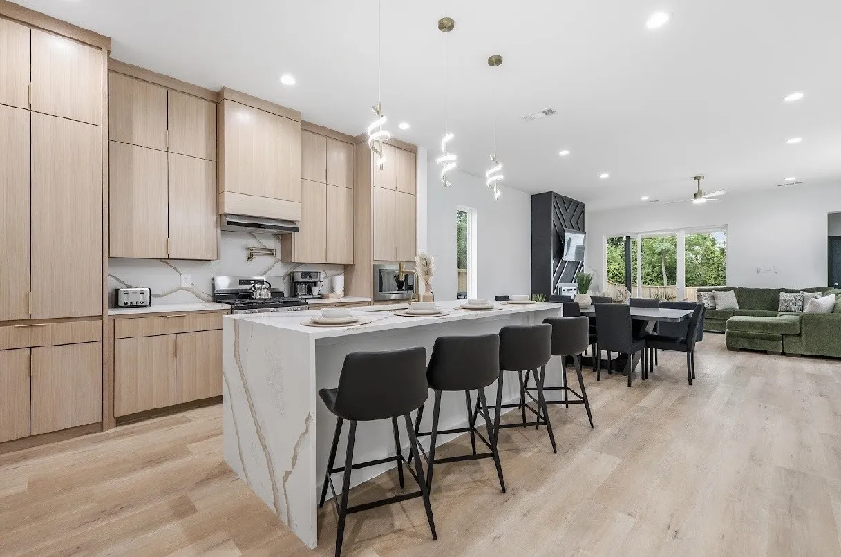 Single Family Residence For Sale in Dallas County , 600 N Cliff Street, Dallas, Texas 75203, 5 Bedroom, 6 Bathroom, 2 Garage spaces, 2,356 Sqft, built in 2026, mls#21406989, Real Estate Agent in Dallas, Homes For Sale in Dallas county, Homes For Sale in Dallas, Realtor in Dallas Texas, Real Estate Brokerage Independent Realty Texas, Luminita Cordes Realtor
