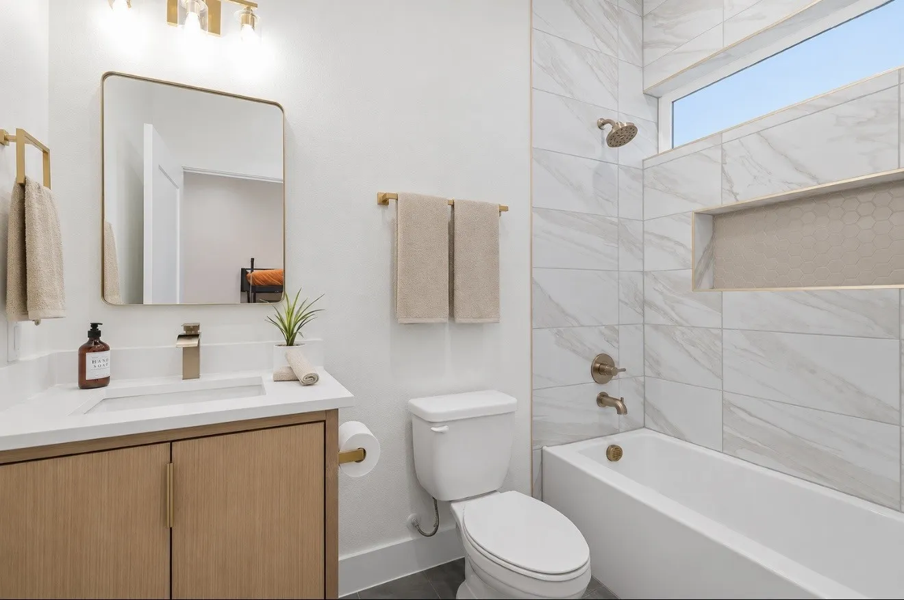 Single Family Residence For Sale in Dallas County , 600 N Cliff Street, Dallas, Texas 75203, 5 Bedroom, 6 Bathroom, 2 Garage spaces, 2,356 Sqft, built in 2026, mls#21406989, Real Estate Agent in Dallas, Homes For Sale in Dallas county, Homes For Sale in Dallas, Realtor in Dallas Texas, Real Estate Brokerage Independent Realty Texas, Luminita Cordes Realtor