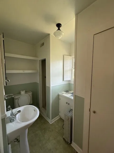 Single Family Residence For Rent in Taylor County , 891 Davis Drive 1/2, Abilene, Texas 79605, 1 Bedroom, 1 Bathroom, Garage spaces, 1,224 Sqft, built in 1948, mls#21412592, Real Estate Agent in Abilene, Homes For Rent in Taylor county, Homes For Rent in Abilene, Realtor in Abilene Texas, Real Estate Brokerage Independent Realty Texas, Luminita Cordes Realtor