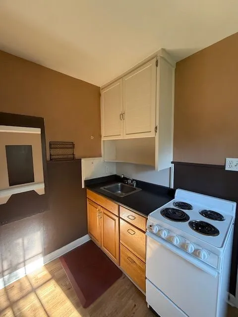 Single Family Residence For Rent in Taylor County , 891 Davis Drive 1/2, Abilene, Texas 79605, 1 Bedroom, 1 Bathroom, Garage spaces, 1,224 Sqft, built in 1948, mls#21412592, Real Estate Agent in Abilene, Homes For Rent in Taylor county, Homes For Rent in Abilene, Realtor in Abilene Texas, Real Estate Brokerage Independent Realty Texas, Luminita Cordes Realtor