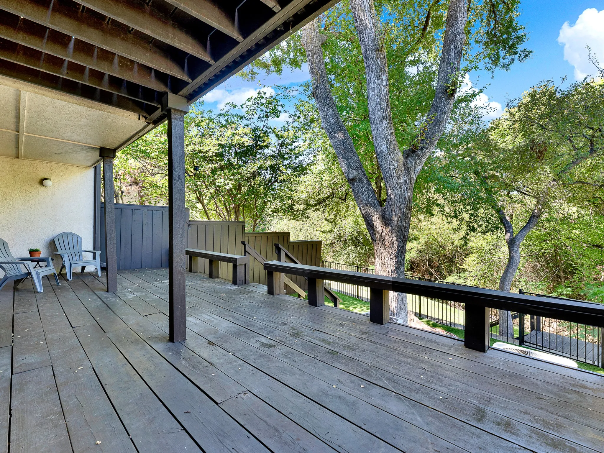 Huge Lower Deck to Backyard