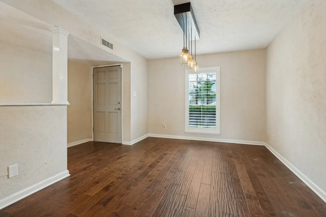 Single Family Residence For Sale in Dallas County , 487 Clear Creek Lane, Coppell, Texas 75019, 3 Bedroom, 2 Bathroom, 2 Garage spaces, 1,642 Sqft, built in 1980, mls#21405532, Real Estate Agent in Coppell, Homes For Sale in Dallas county, Homes For Sale in Coppell, Realtor in Coppell Texas, Real Estate Brokerage Independent Realty Texas, Luminita Cordes Realtor