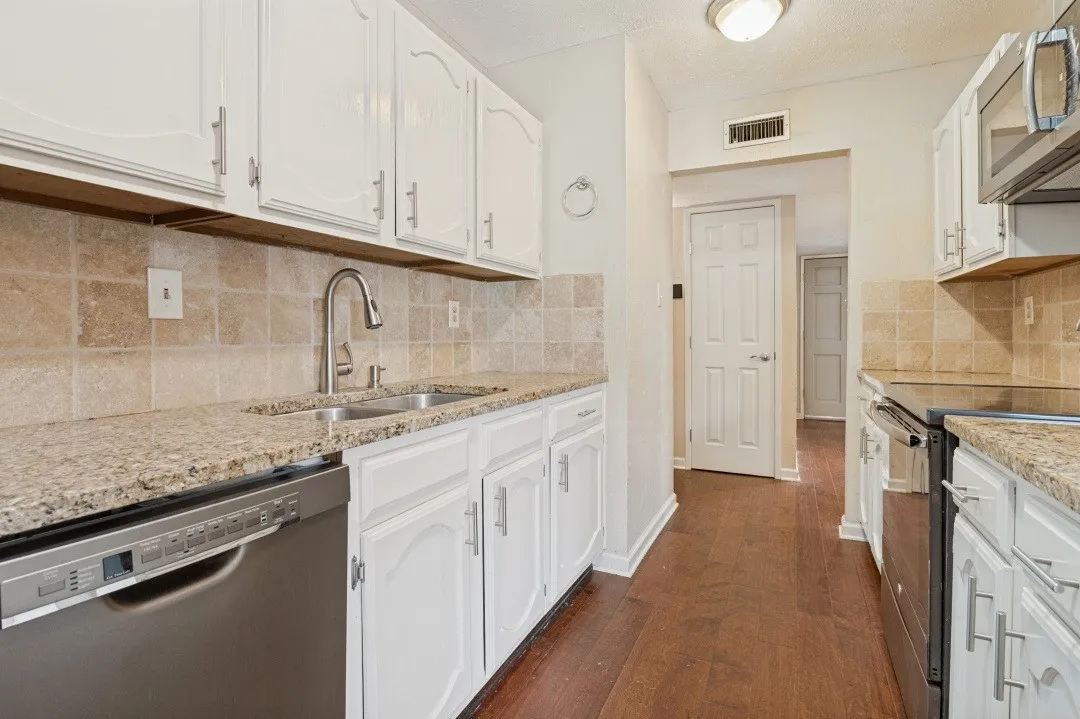 Single Family Residence For Sale in Dallas County , 487 Clear Creek Lane, Coppell, Texas 75019, 3 Bedroom, 2 Bathroom, 2 Garage spaces, 1,642 Sqft, built in 1980, mls#21405532, Real Estate Agent in Coppell, Homes For Sale in Dallas county, Homes For Sale in Coppell, Realtor in Coppell Texas, Real Estate Brokerage Independent Realty Texas, Luminita Cordes Realtor