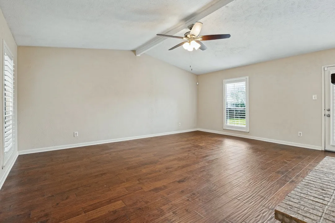 Single Family Residence For Sale in Dallas County , 487 Clear Creek Lane, Coppell, Texas 75019, 3 Bedroom, 2 Bathroom, 2 Garage spaces, 1,642 Sqft, built in 1980, mls#21405532, Real Estate Agent in Coppell, Homes For Sale in Dallas county, Homes For Sale in Coppell, Realtor in Coppell Texas, Real Estate Brokerage Independent Realty Texas, Luminita Cordes Realtor