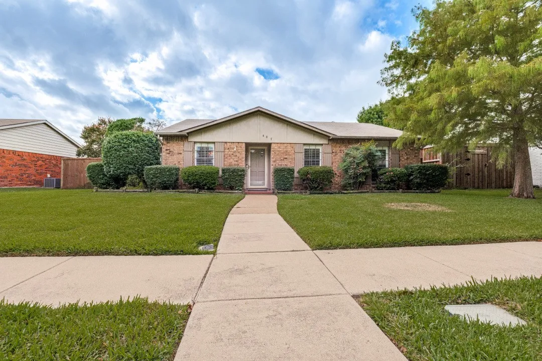 Single Family Residence For Sale in Dallas County , 487 Clear Creek Lane, Coppell, Texas 75019, 3 Bedroom, 2 Bathroom, 2 Garage spaces, 1,642 Sqft, built in 1980, mls#21405532, Real Estate Agent in Coppell, Homes For Sale in Dallas county, Homes For Sale in Coppell, Realtor in Coppell Texas, Real Estate Brokerage Independent Realty Texas, Luminita Cordes Realtor