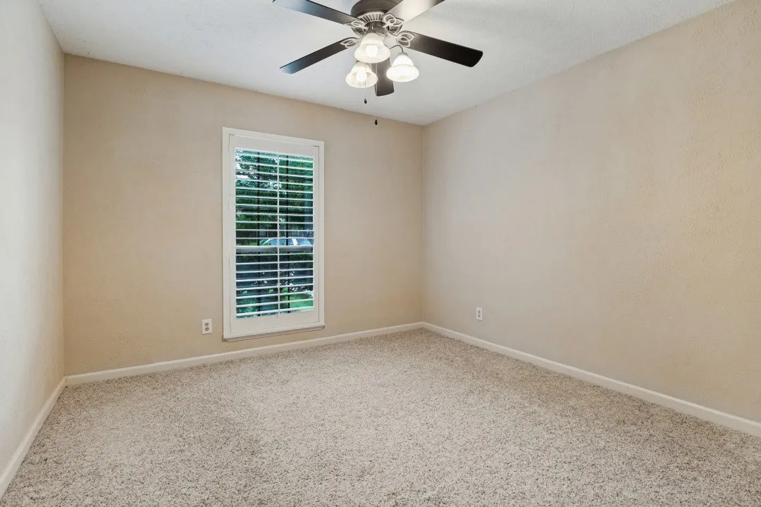 Single Family Residence For Sale in Dallas County , 487 Clear Creek Lane, Coppell, Texas 75019, 3 Bedroom, 2 Bathroom, 2 Garage spaces, 1,642 Sqft, built in 1980, mls#21405532, Real Estate Agent in Coppell, Homes For Sale in Dallas county, Homes For Sale in Coppell, Realtor in Coppell Texas, Real Estate Brokerage Independent Realty Texas, Luminita Cordes Realtor