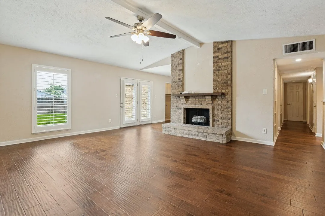 Single Family Residence For Sale in Dallas County , 487 Clear Creek Lane, Coppell, Texas 75019, 3 Bedroom, 2 Bathroom, 2 Garage spaces, 1,642 Sqft, built in 1980, mls#21405532, Real Estate Agent in Coppell, Homes For Sale in Dallas county, Homes For Sale in Coppell, Realtor in Coppell Texas, Real Estate Brokerage Independent Realty Texas, Luminita Cordes Realtor