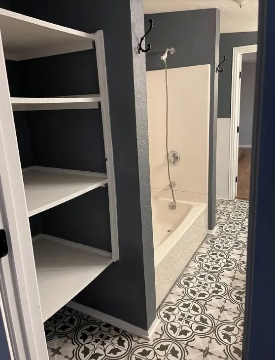 Single Family Residence For Rent in Erath County , 905 E HOOK, Stephenville, Texas 76401, 4 Bedroom, 2 Bathroom, Garage spaces, 1,980 Sqft, built in 1940, mls#21408069, Real Estate Agent in Stephenville, Homes For Rent in Erath county, Homes For Rent in Stephenville, Realtor in Stephenville Texas, Real Estate Brokerage Independent Realty Texas, Luminita Cordes Realtor