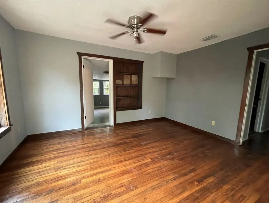 Single Family Residence For Rent in Erath County , 905 E HOOK, Stephenville, Texas 76401, 4 Bedroom, 2 Bathroom, Garage spaces, 1,980 Sqft, built in 1940, mls#21408069, Real Estate Agent in Stephenville, Homes For Rent in Erath county, Homes For Rent in Stephenville, Realtor in Stephenville Texas, Real Estate Brokerage Independent Realty Texas, Luminita Cordes Realtor