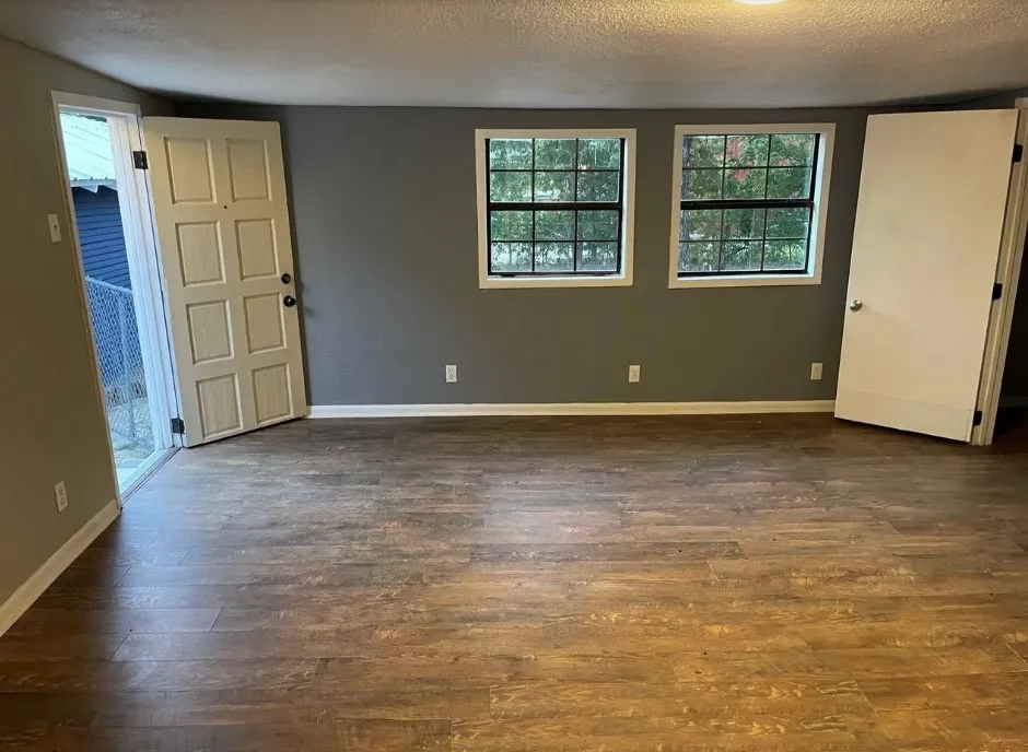 Single Family Residence For Rent in Erath County , 905 E HOOK, Stephenville, Texas 76401, 4 Bedroom, 2 Bathroom, Garage spaces, 1,980 Sqft, built in 1940, mls#21408069, Real Estate Agent in Stephenville, Homes For Rent in Erath county, Homes For Rent in Stephenville, Realtor in Stephenville Texas, Real Estate Brokerage Independent Realty Texas, Luminita Cordes Realtor