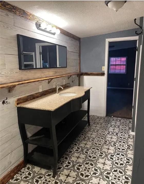 Single Family Residence For Rent in Erath County , 905 E HOOK, Stephenville, Texas 76401, 4 Bedroom, 2 Bathroom, Garage spaces, 1,980 Sqft, built in 1940, mls#21408069, Real Estate Agent in Stephenville, Homes For Rent in Erath county, Homes For Rent in Stephenville, Realtor in Stephenville Texas, Real Estate Brokerage Independent Realty Texas, Luminita Cordes Realtor
